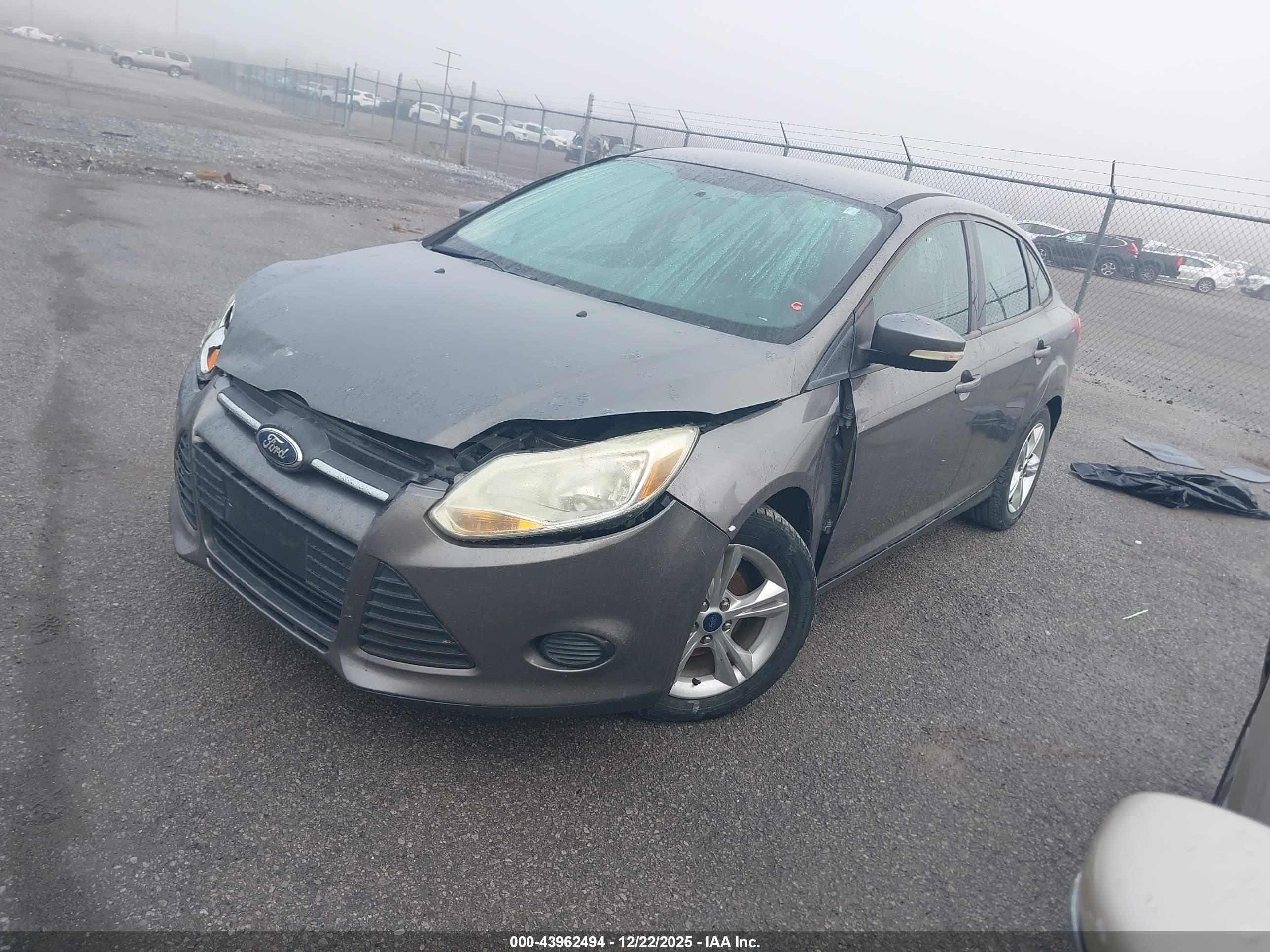 FORD FOCUS image 2