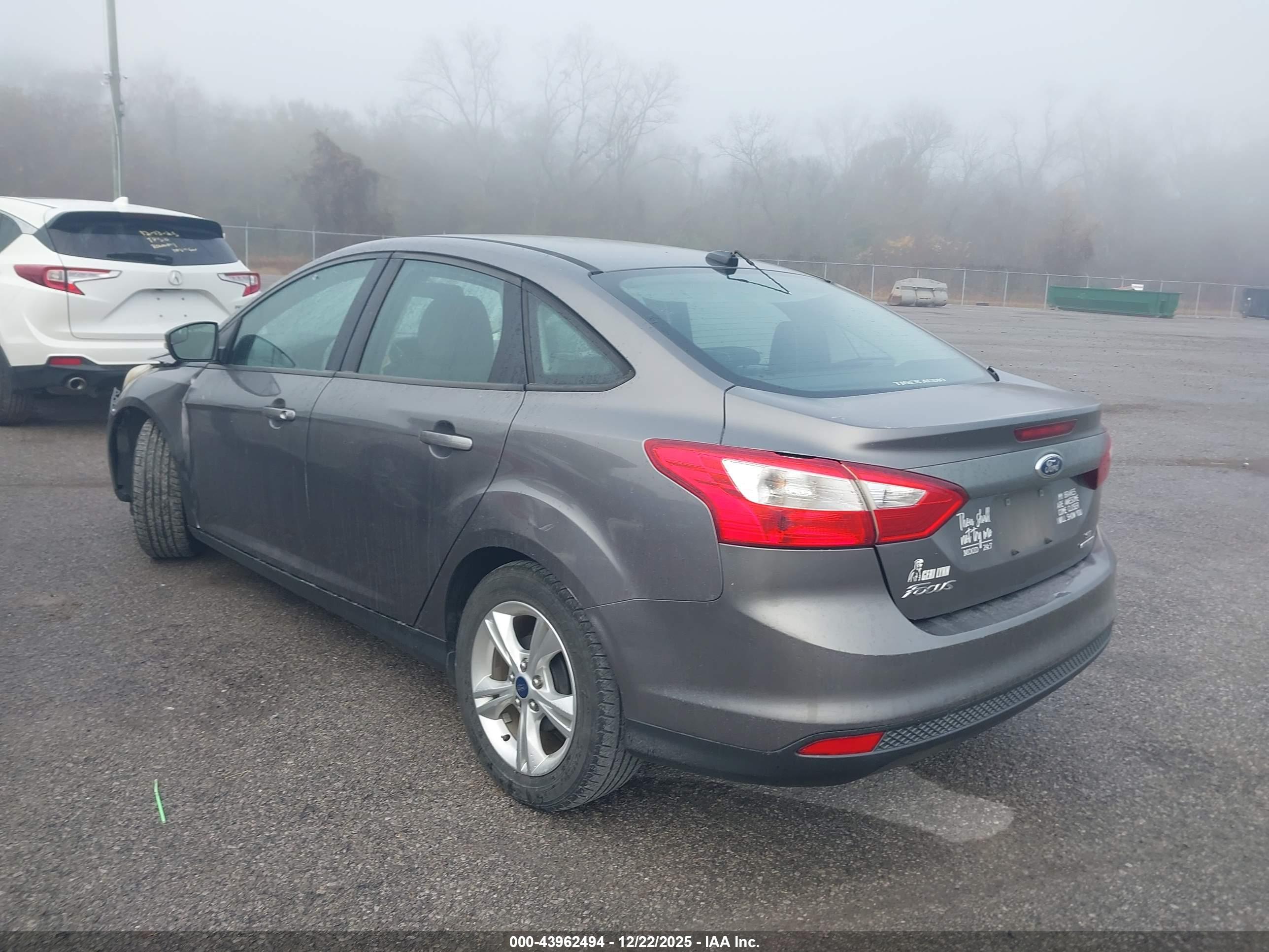 FORD FOCUS image 3