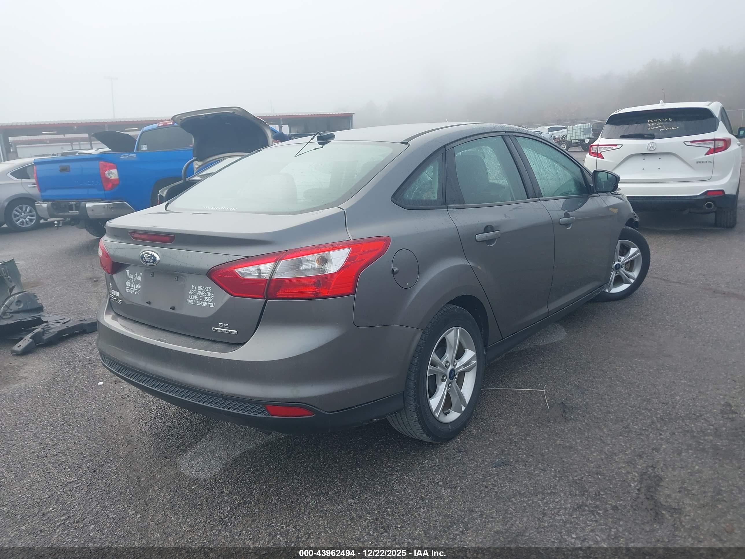 FORD FOCUS image 4