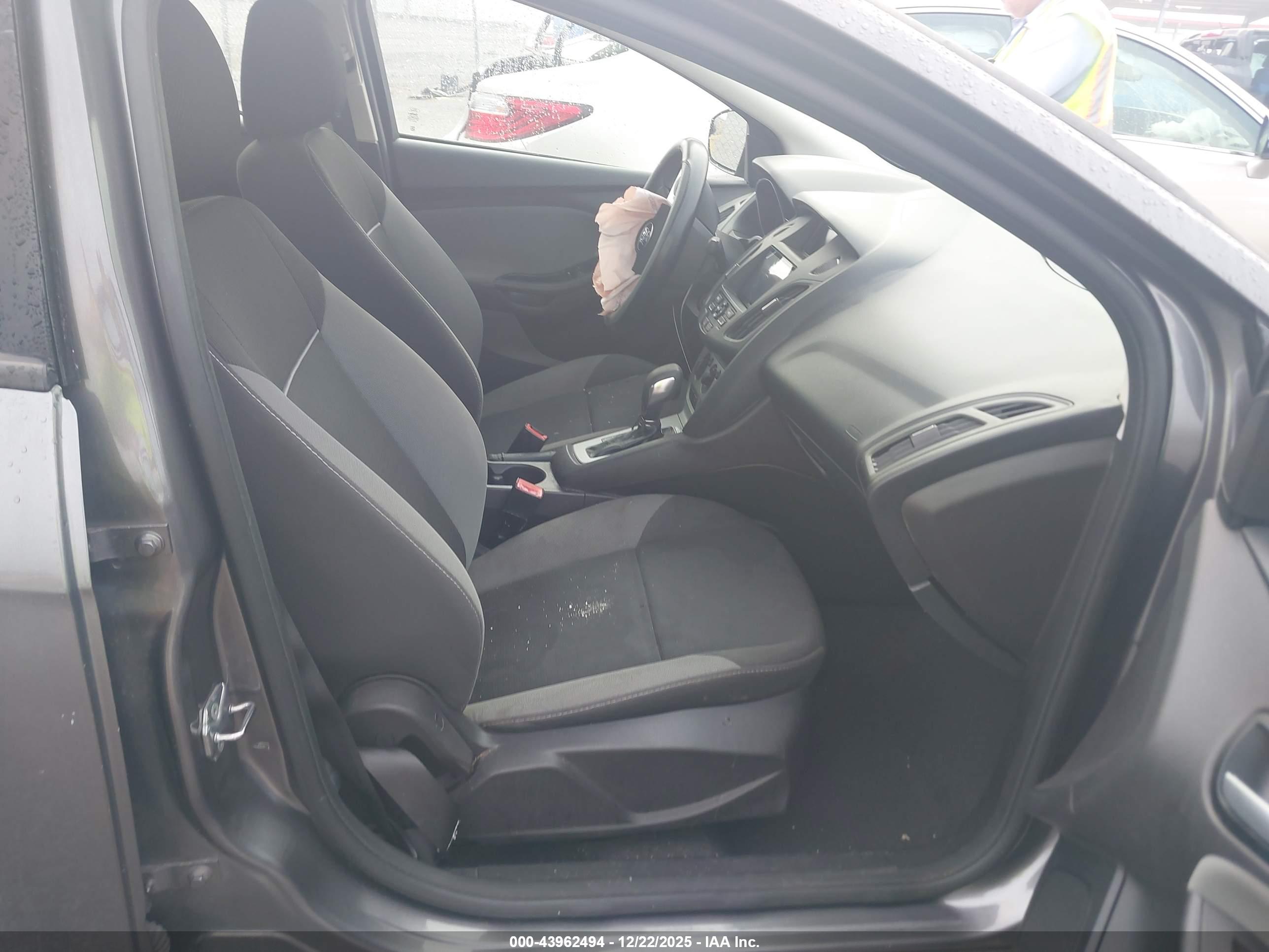 FORD FOCUS image 5