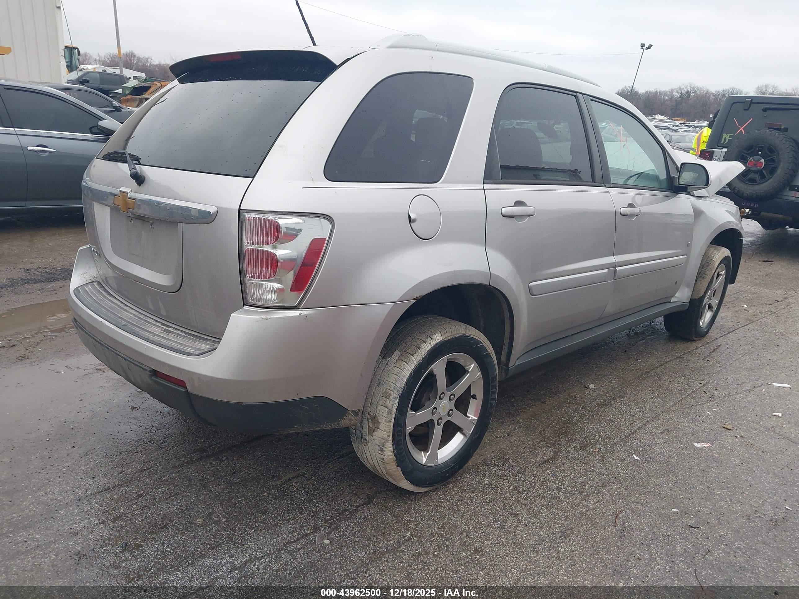 CHEVROLET EQUINOX image 4