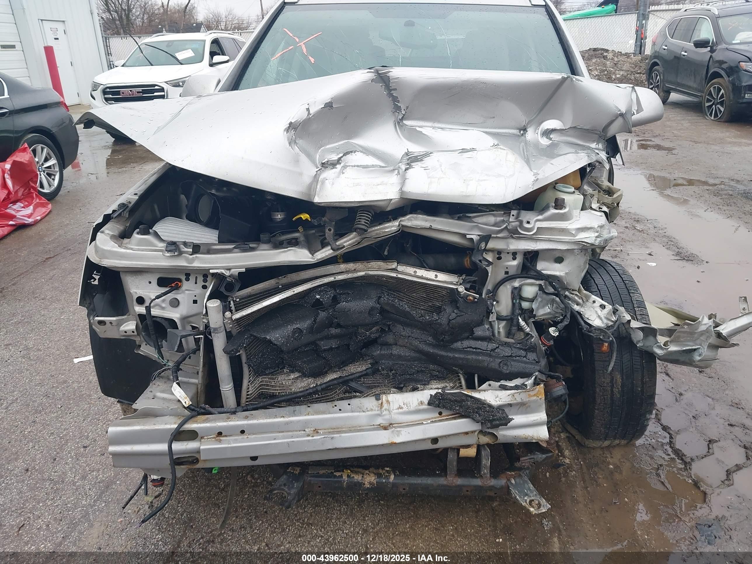 CHEVROLET EQUINOX image 6
