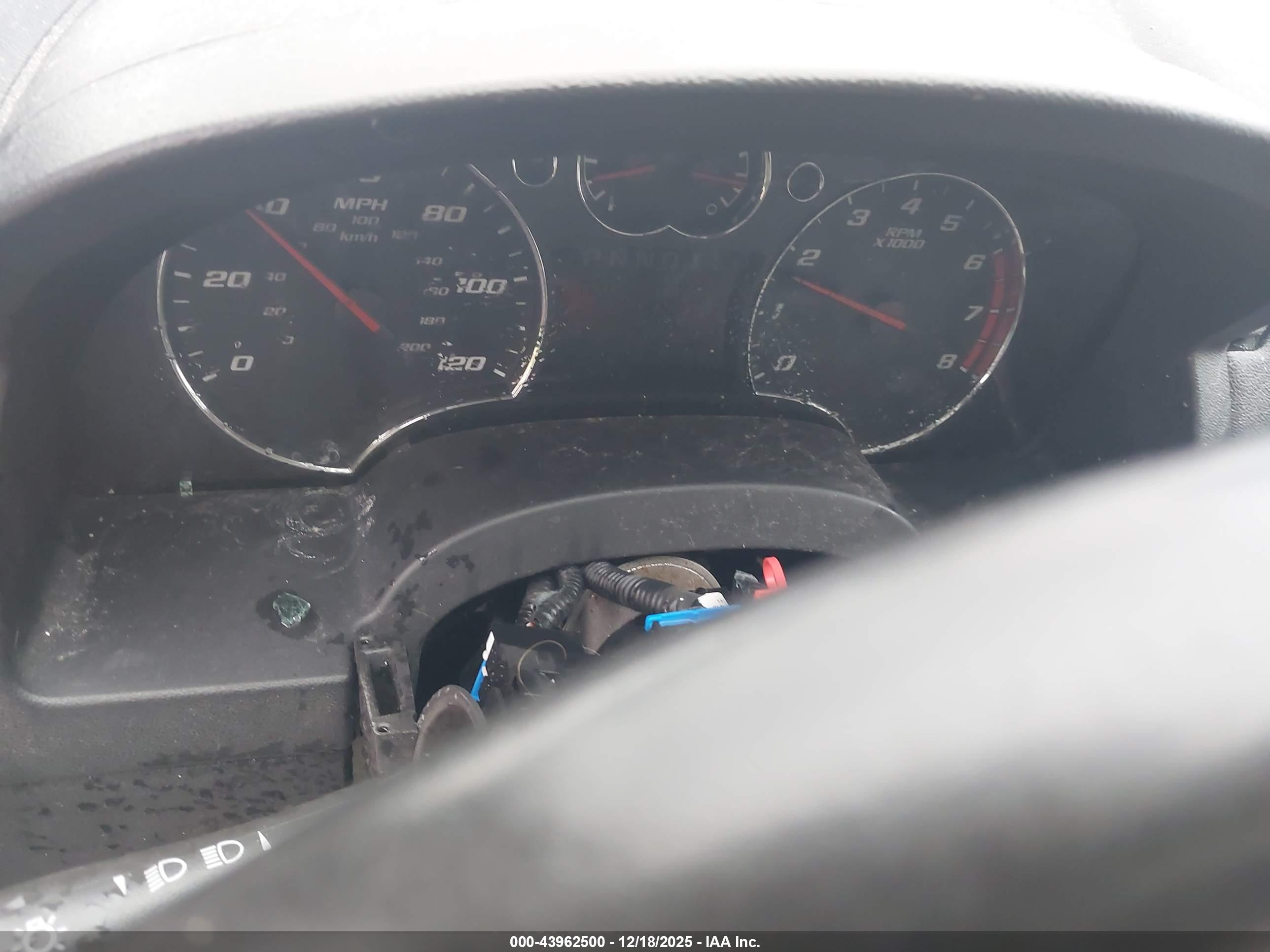 CHEVROLET EQUINOX image 7