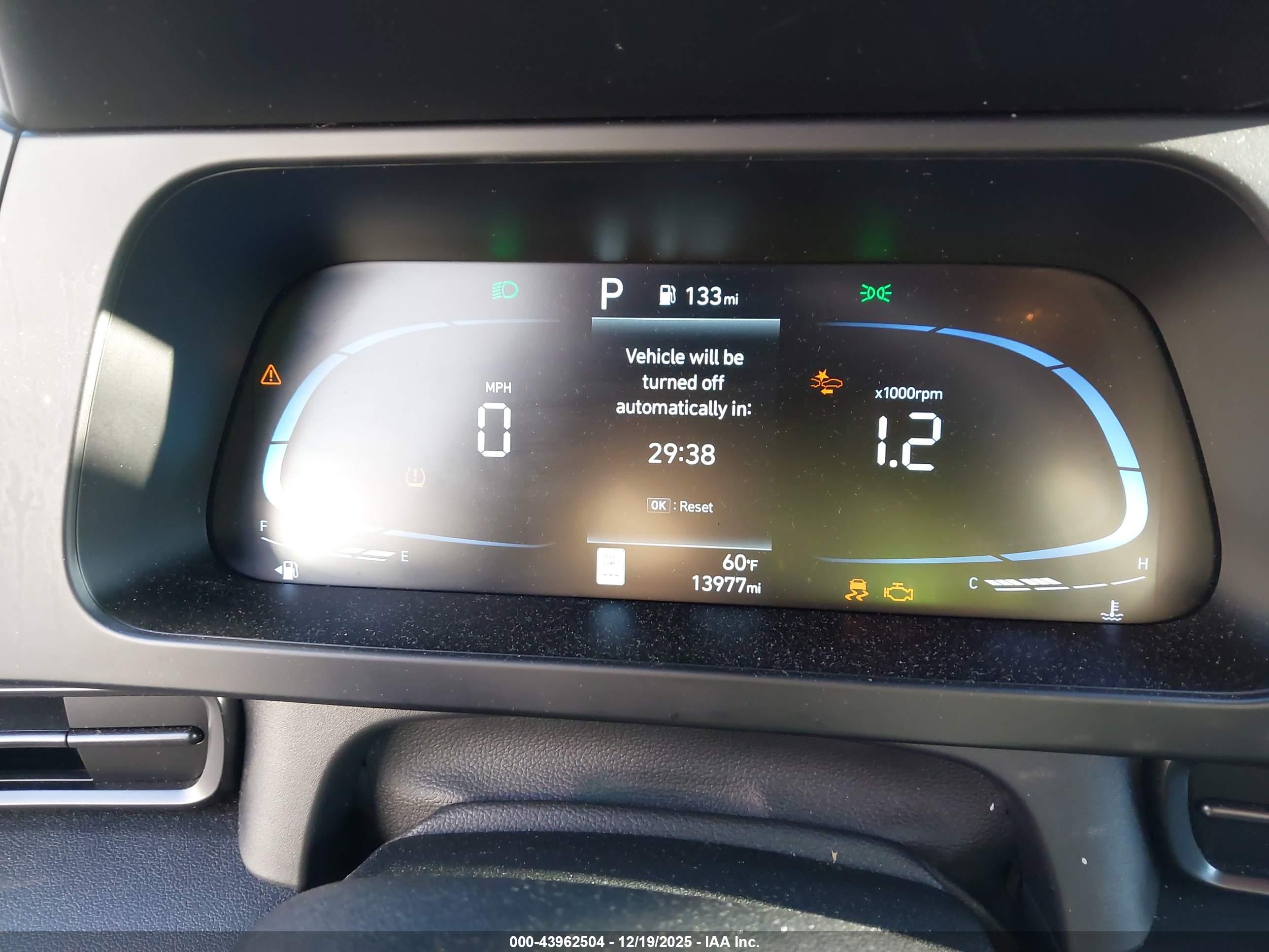 HYUNDAI ELANTRA image 7