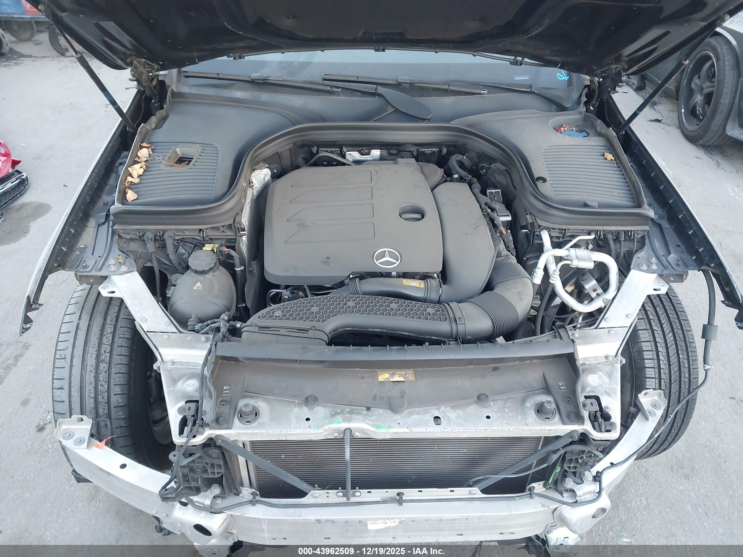 MERCEDES-BENZ GLC image 10