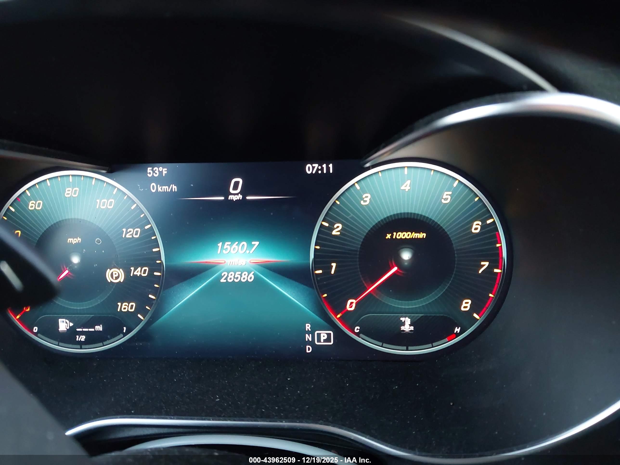 MERCEDES-BENZ GLC image 7