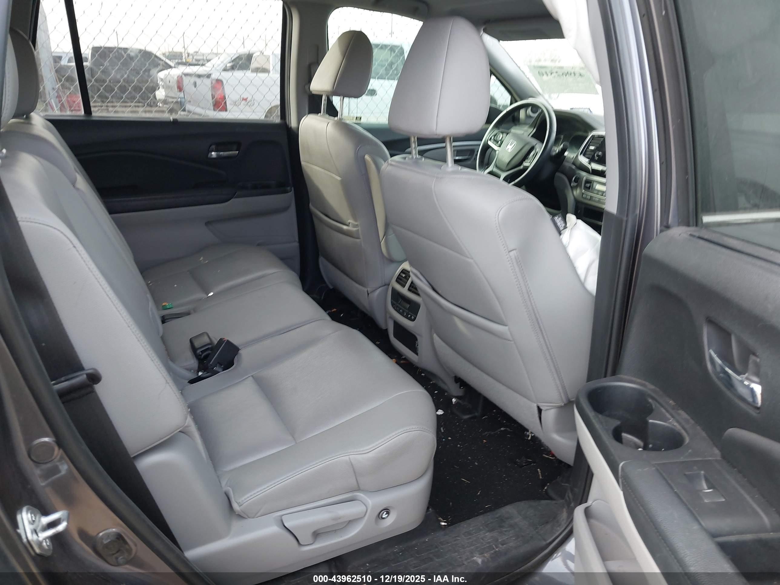 HONDA PILOT image 8