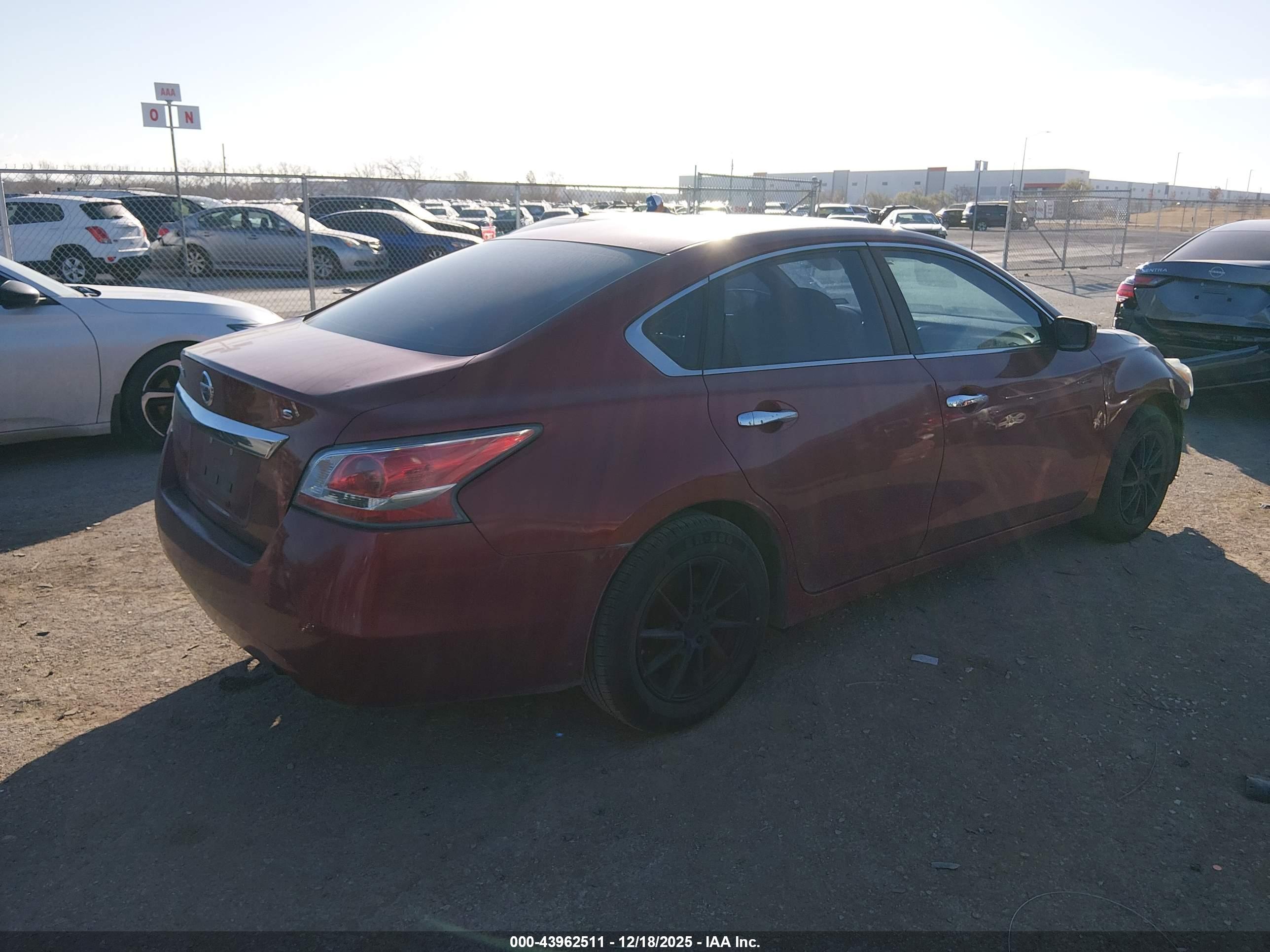 NISSAN ALTIMA image 4