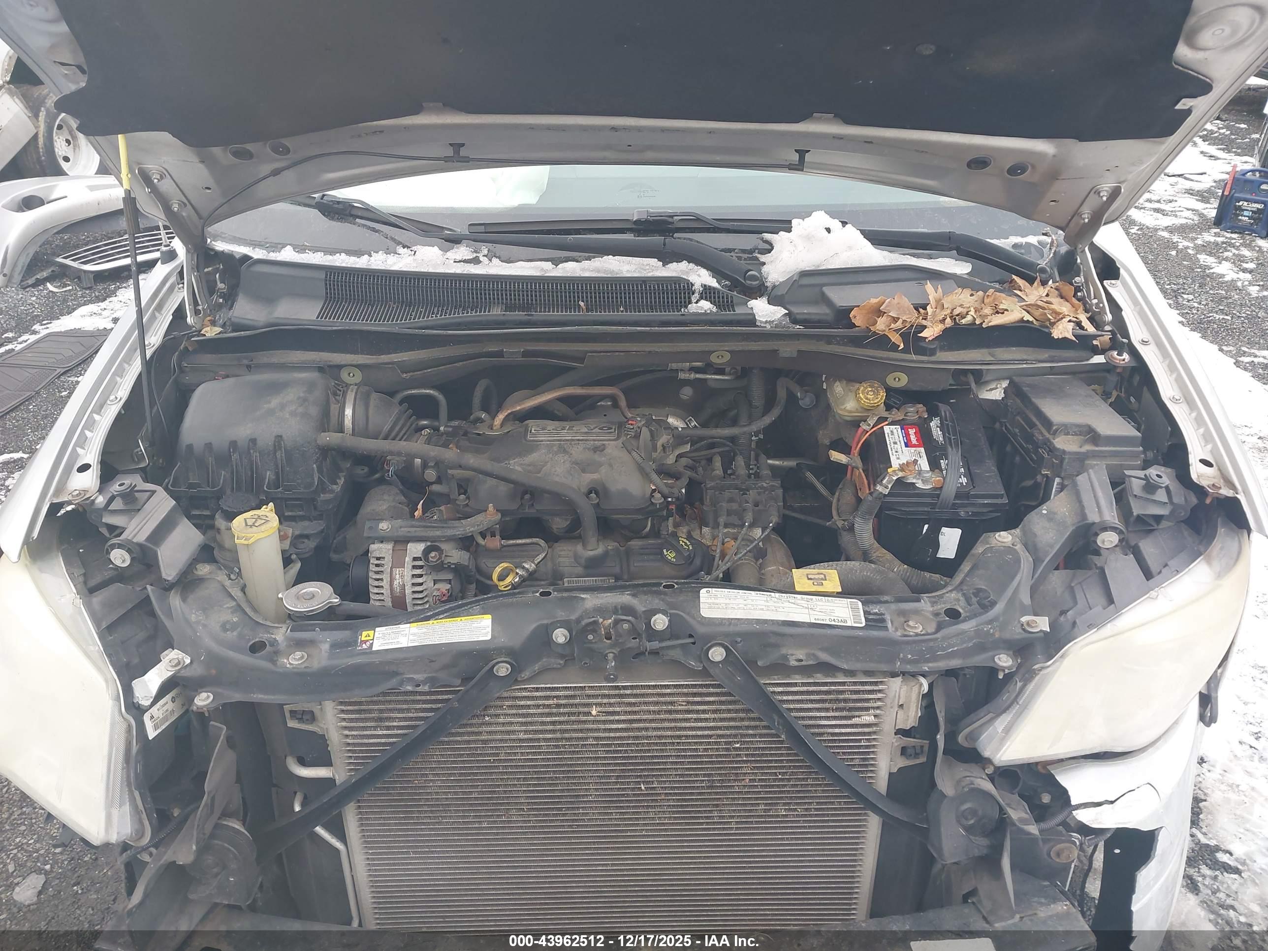 CHRYSLER TOWN image 10