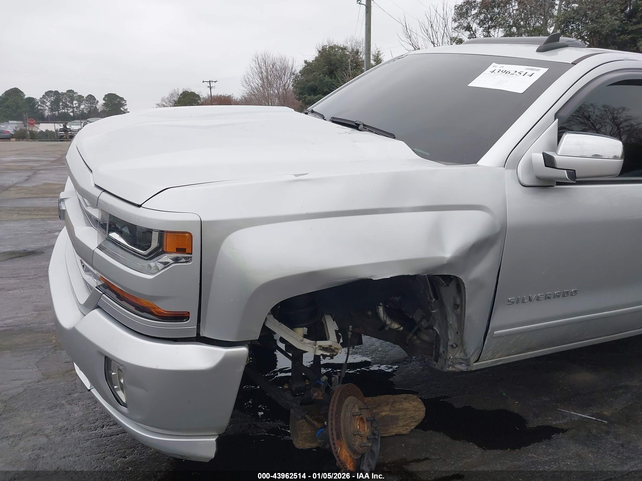 CHEVROLET SILVERADO image 6