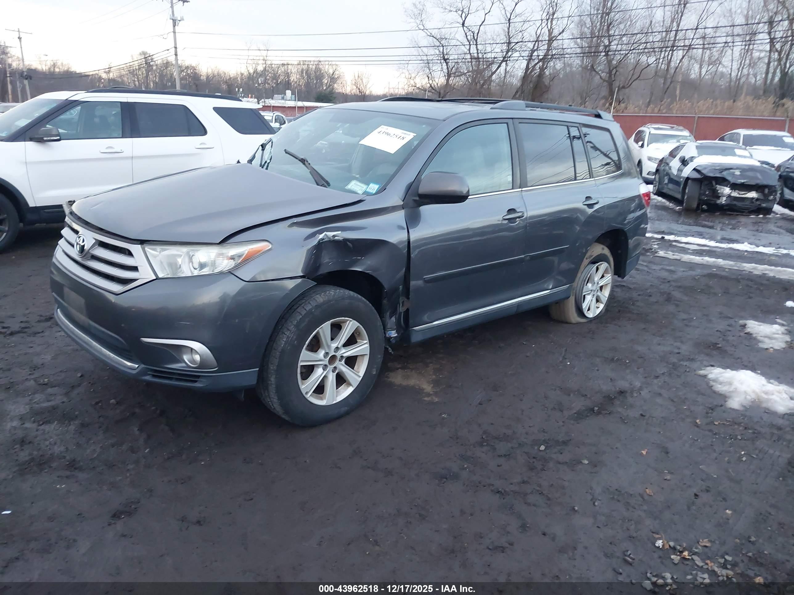 TOYOTA HIGHLANDER image 2