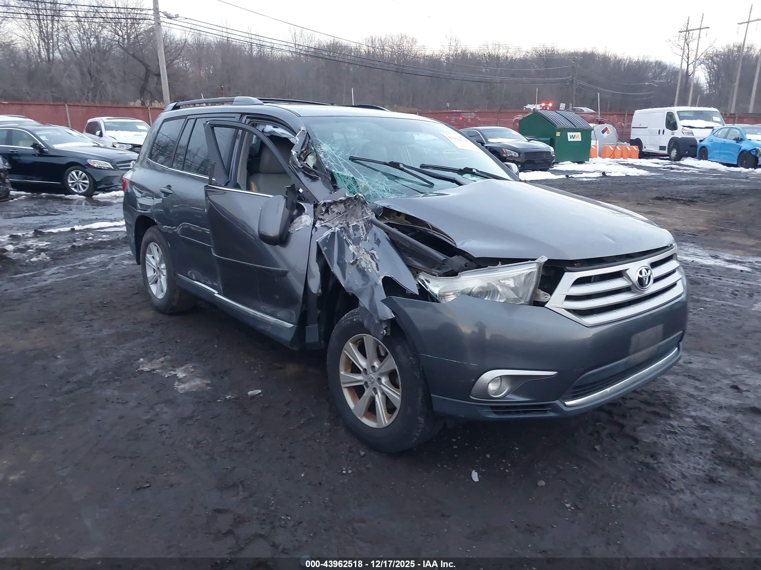 TOYOTA HIGHLANDER image 6