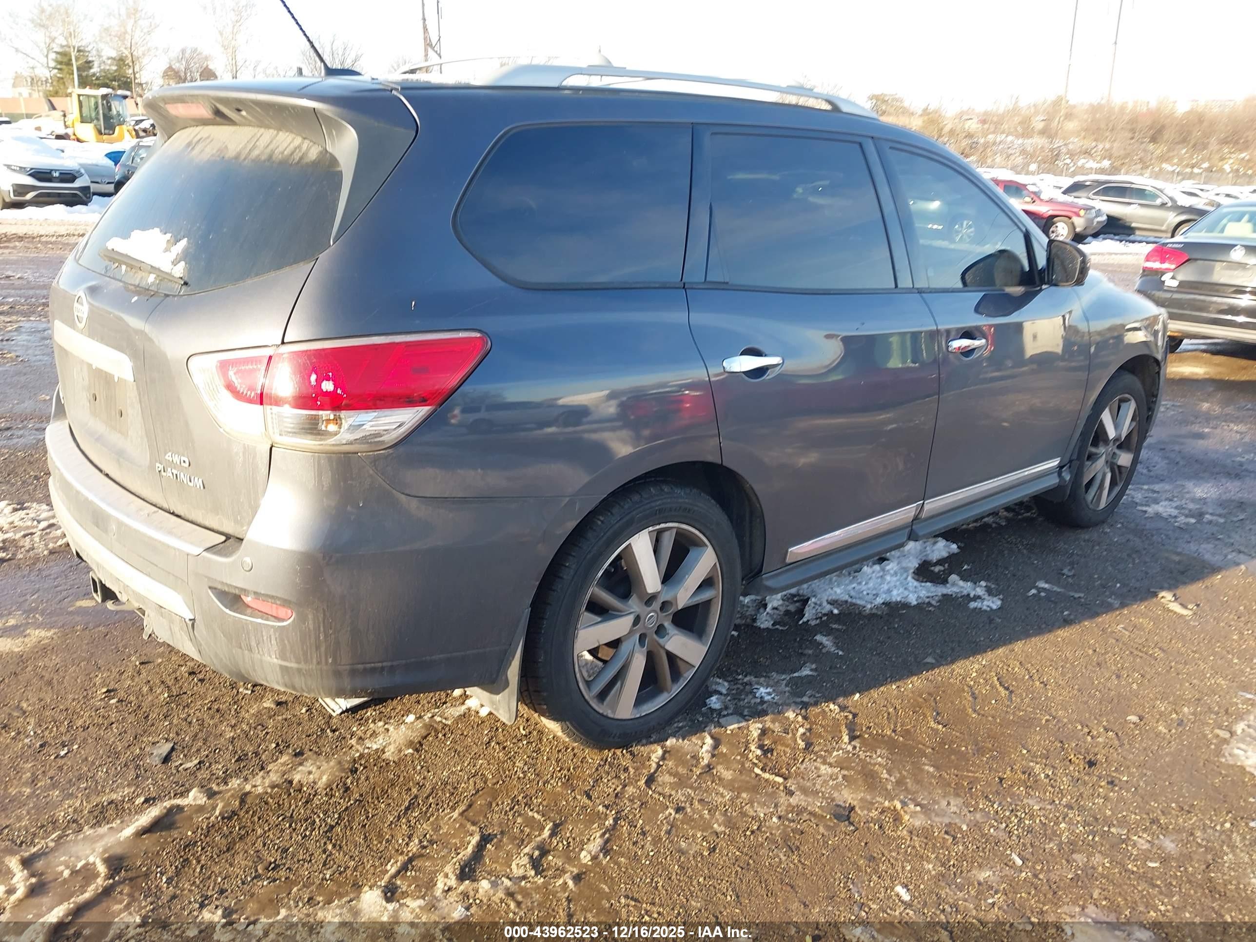 NISSAN PATHFINDER image 4