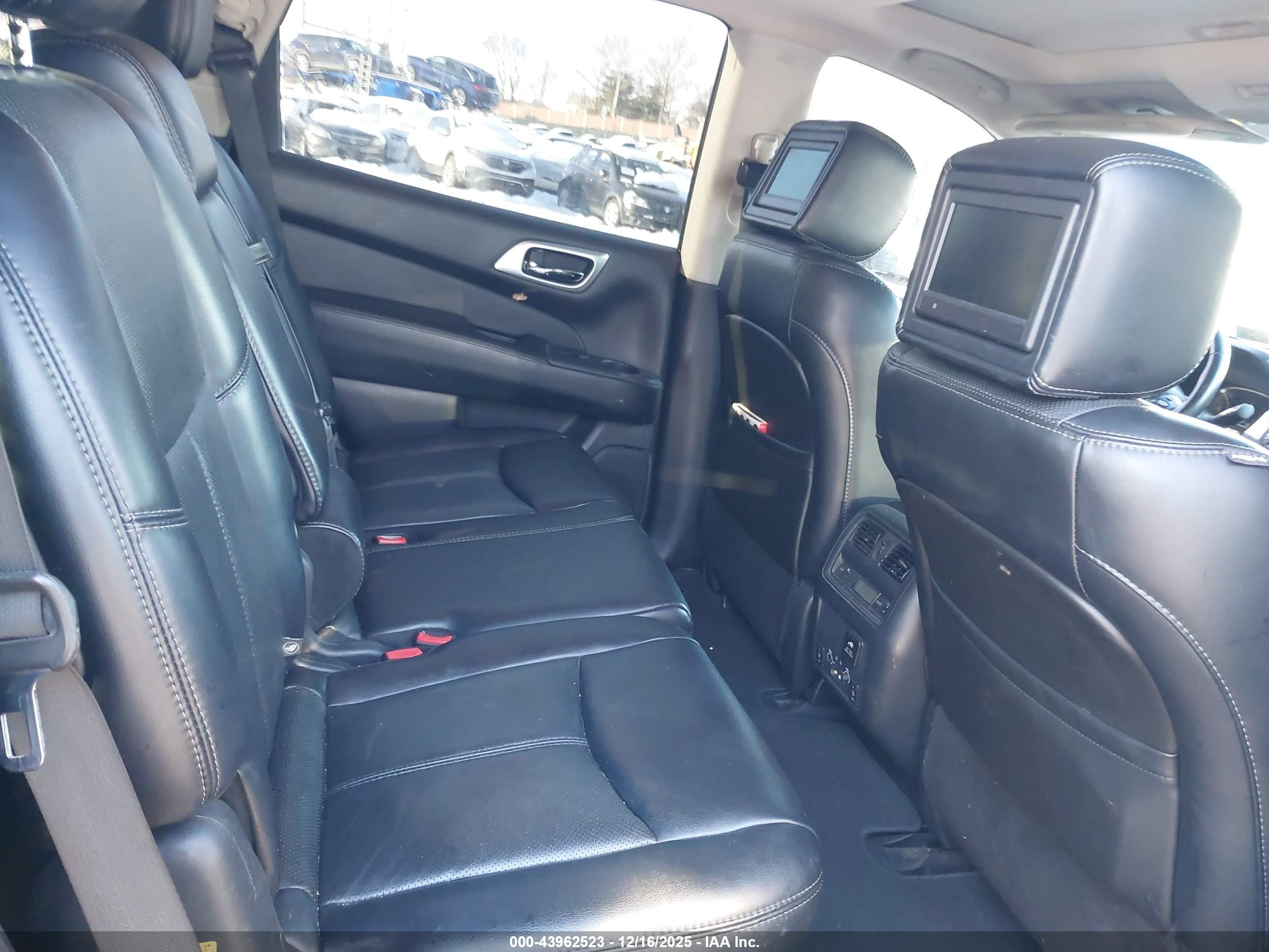 NISSAN PATHFINDER image 8