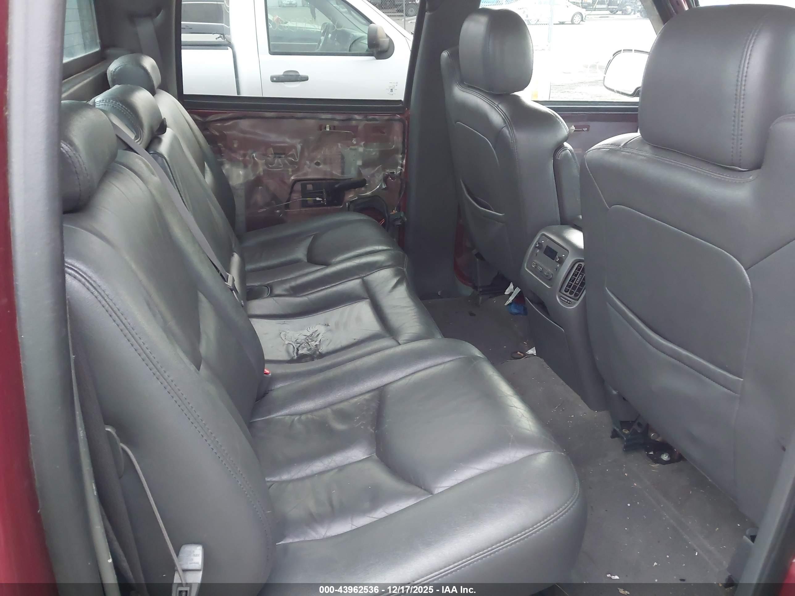 CHEVROLET AVALANCHE image 8