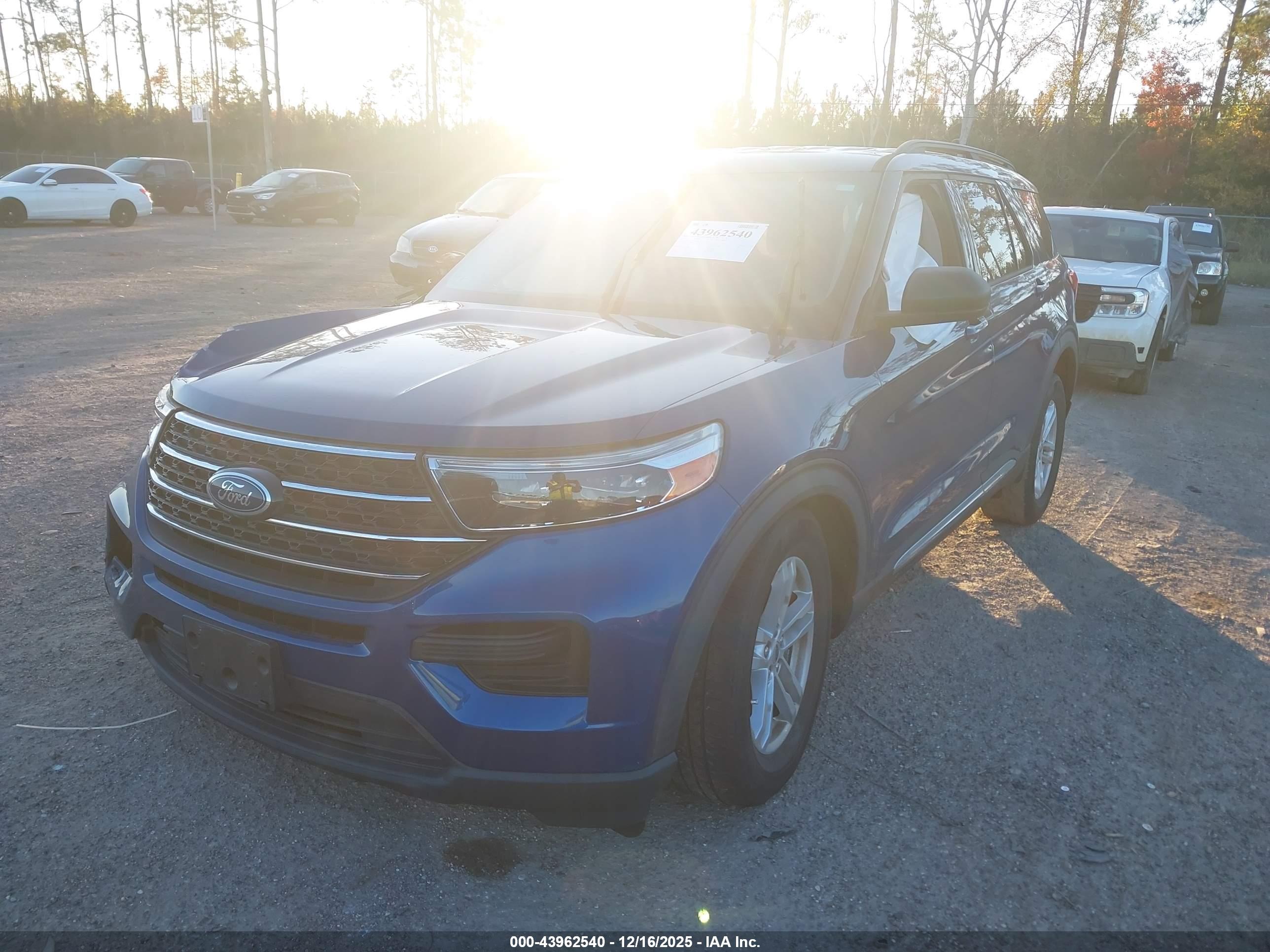 FORD EXPLORER image 2