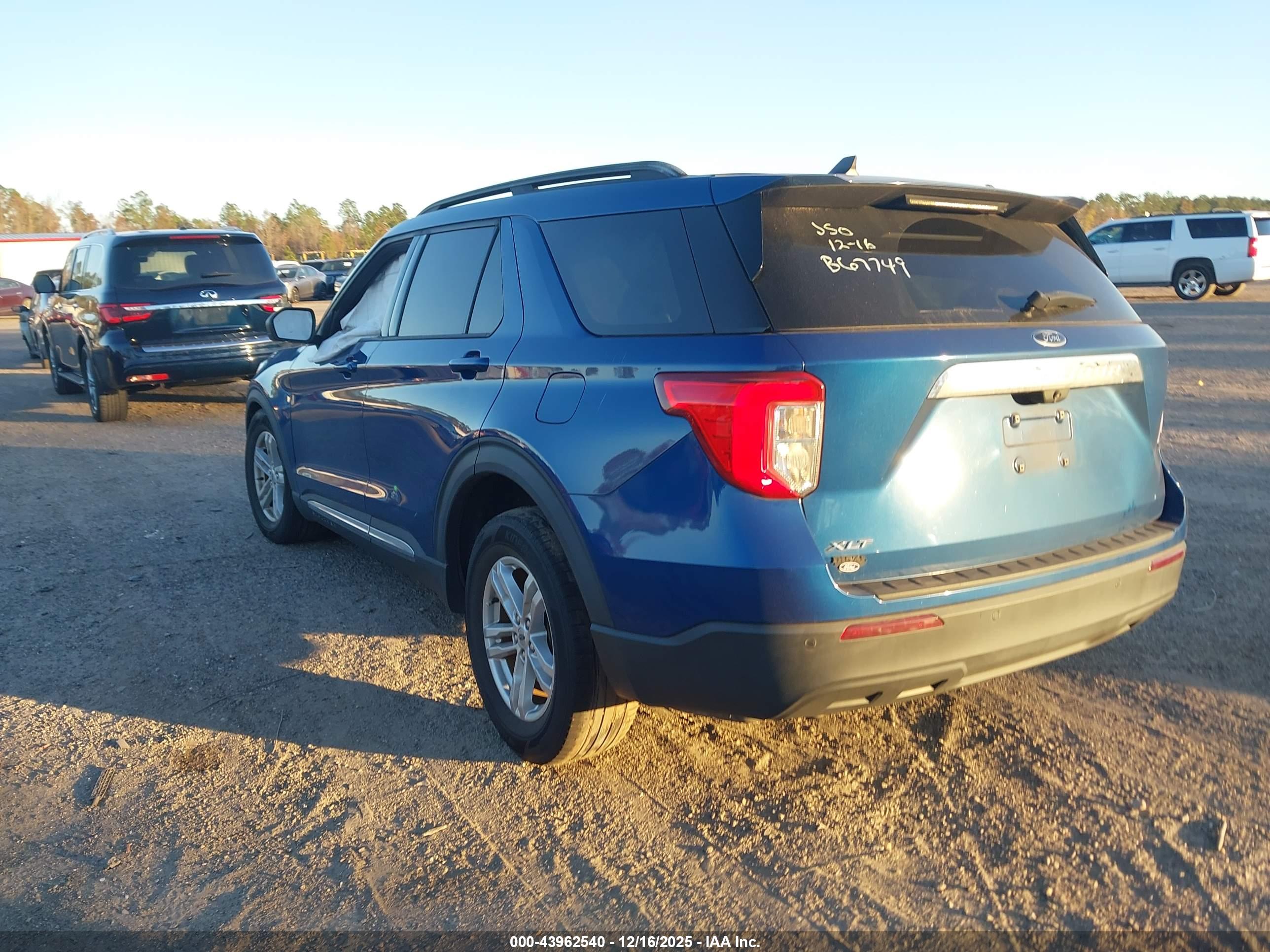 FORD EXPLORER image 3