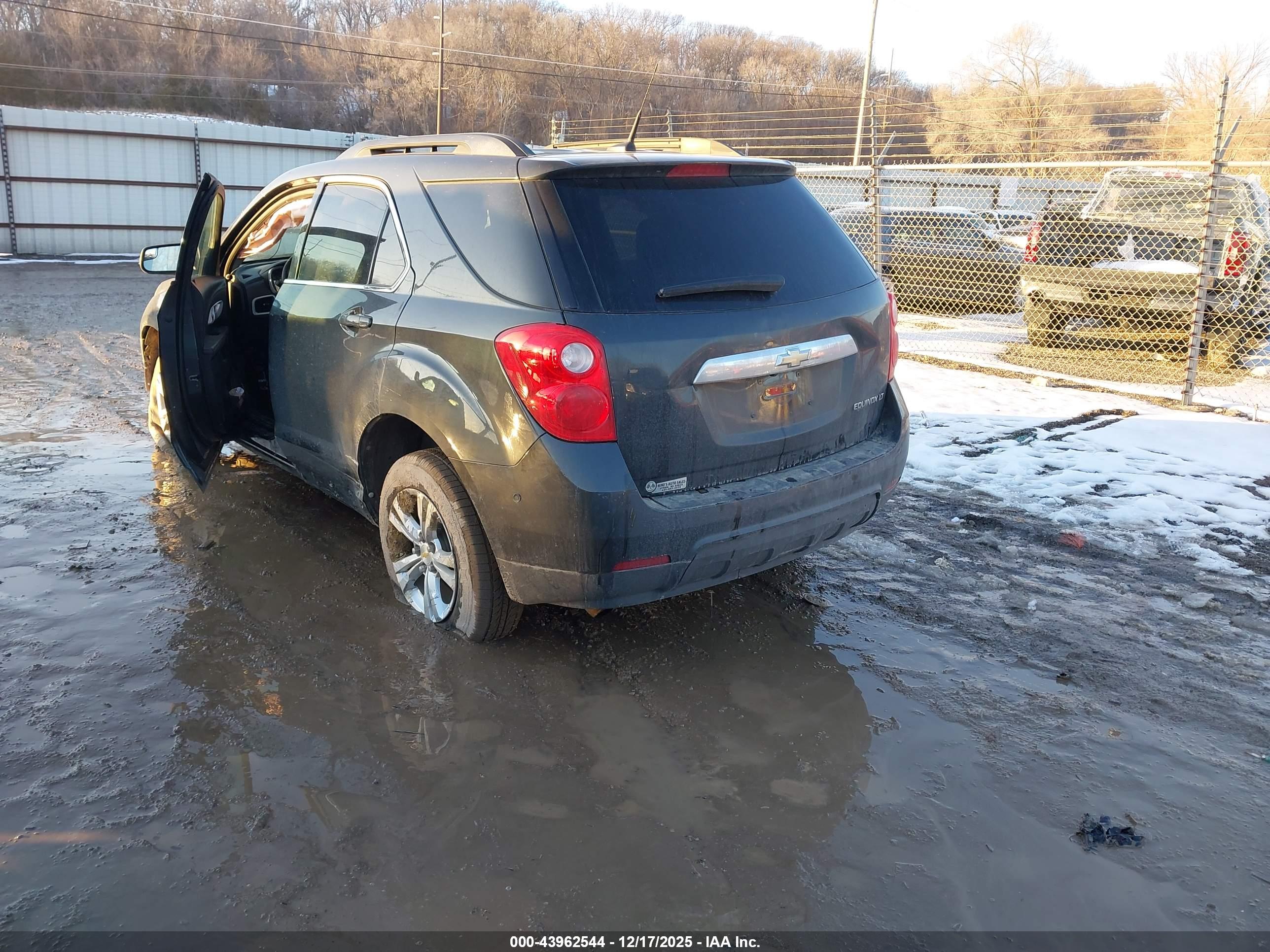 CHEVROLET EQUINOX image 3