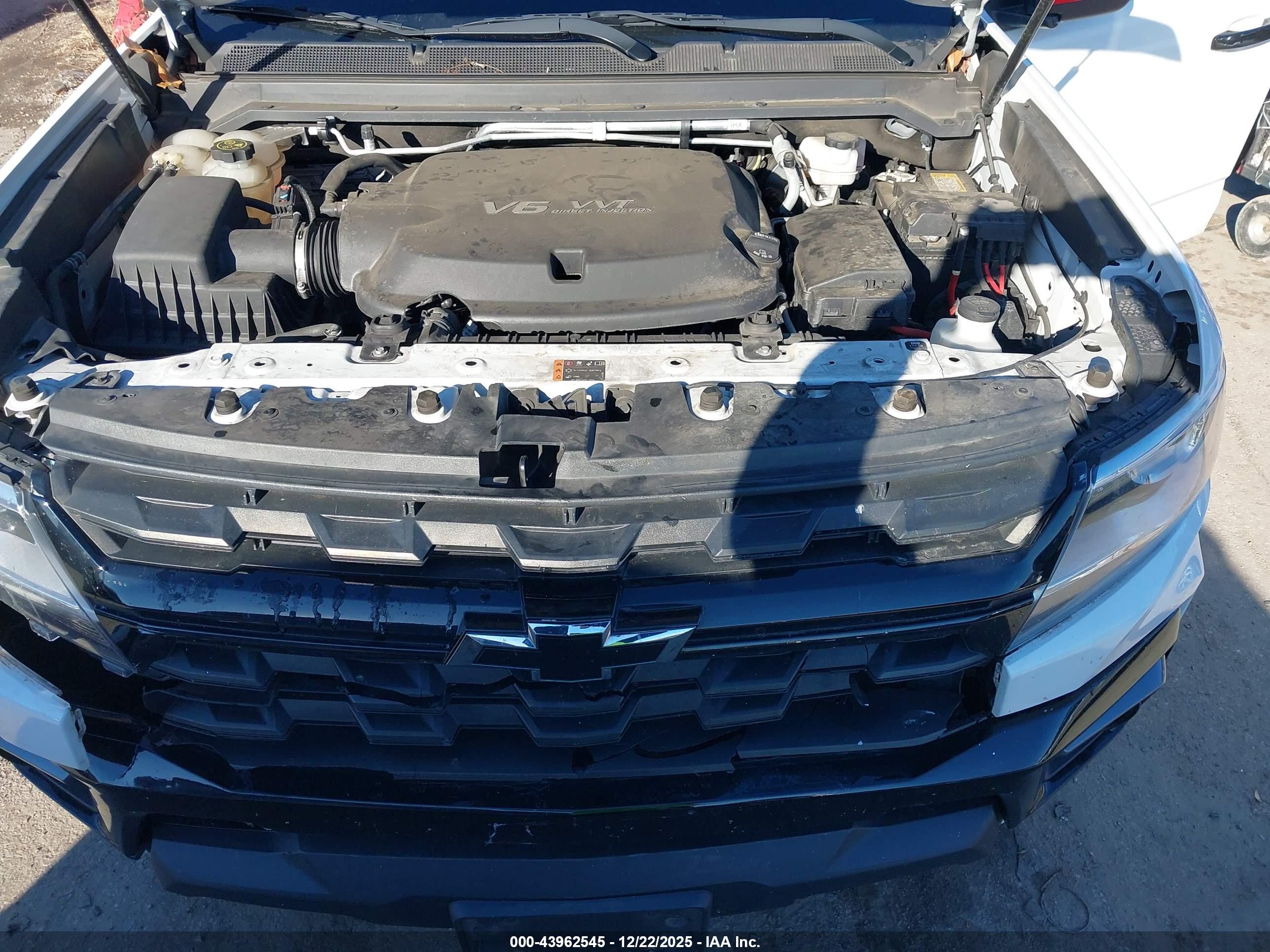 CHEVROLET COLORADO image 10