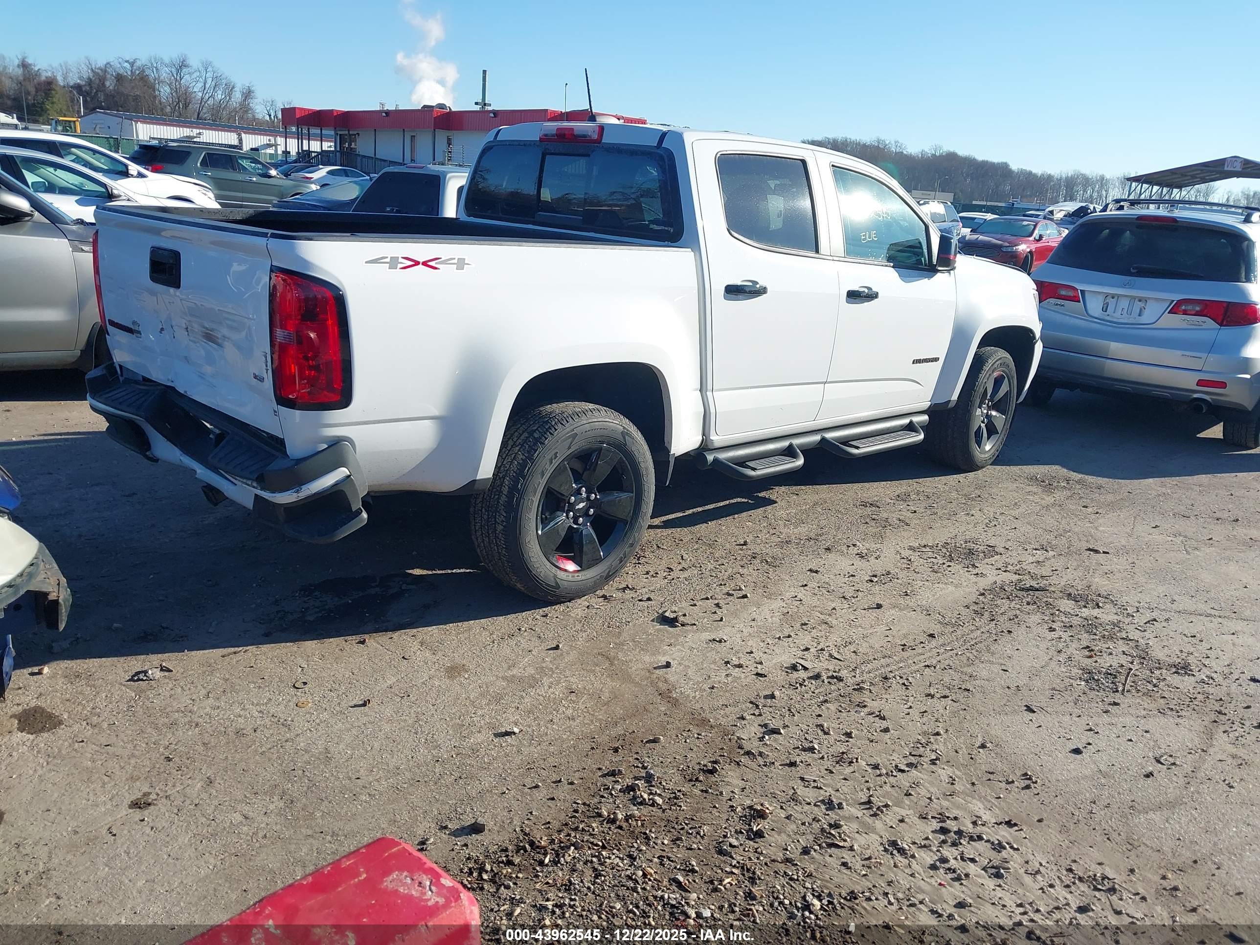 CHEVROLET COLORADO image 4