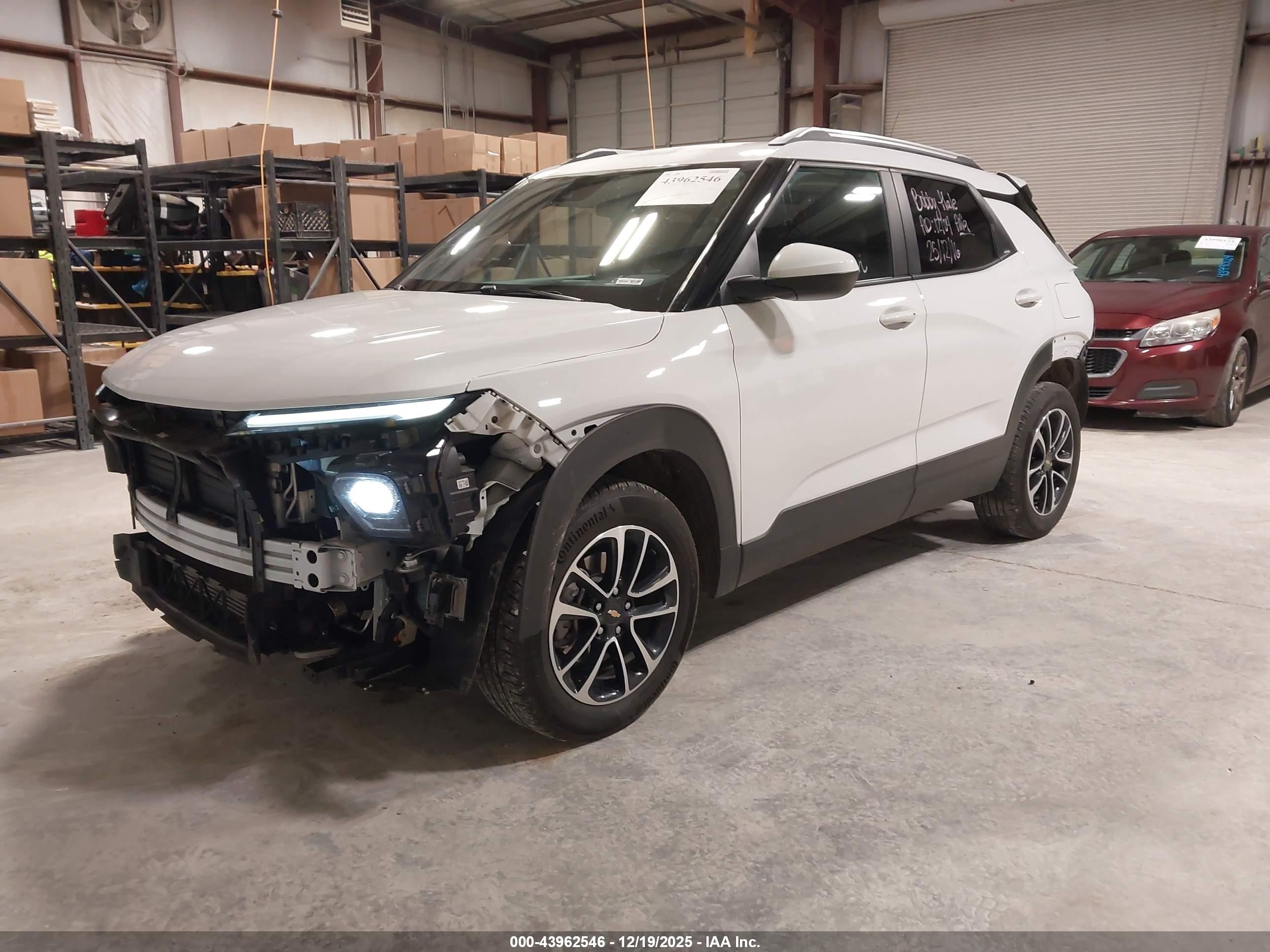 CHEVROLET TRAILBLAZER image 2