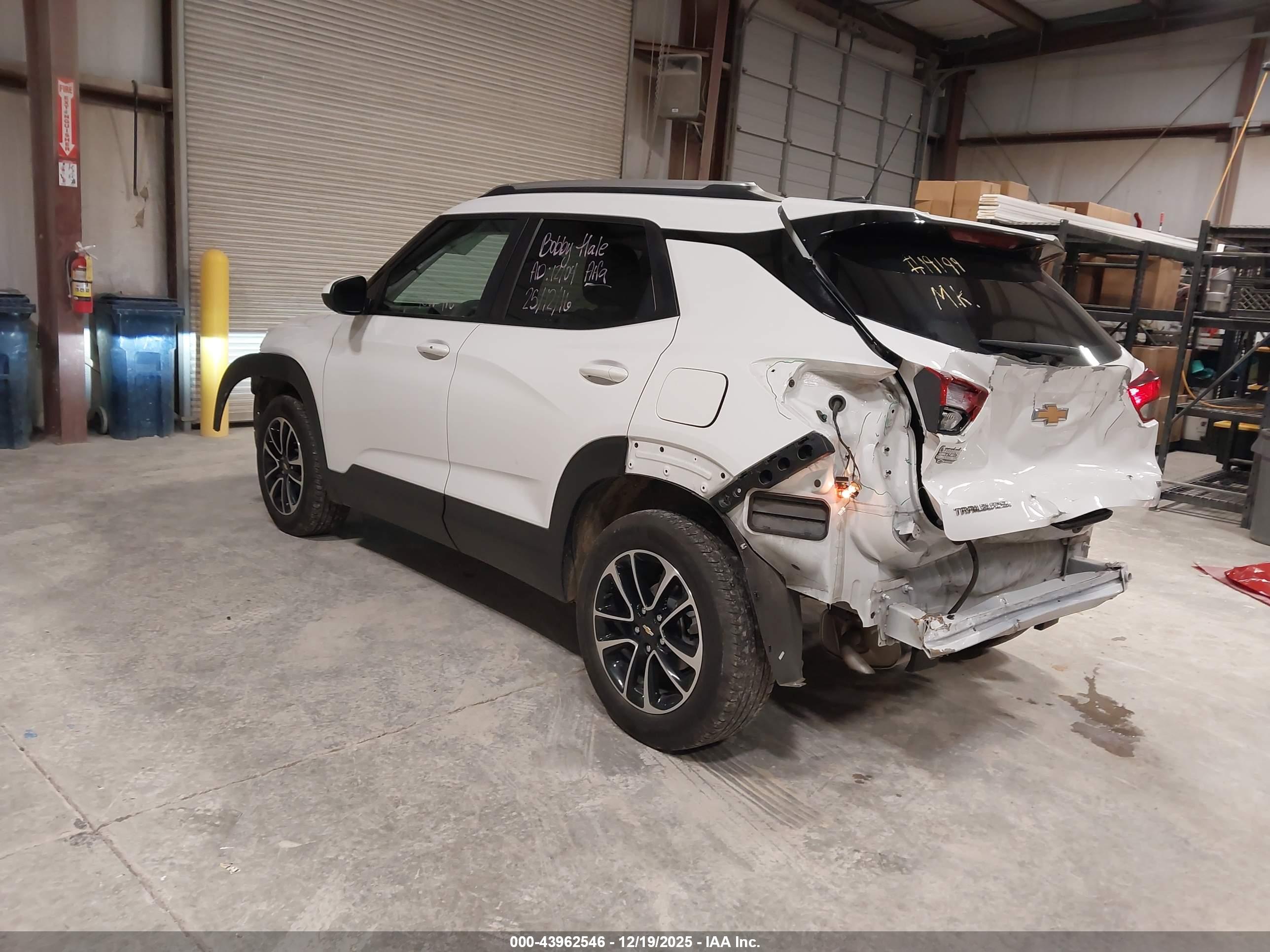 CHEVROLET TRAILBLAZER image 3