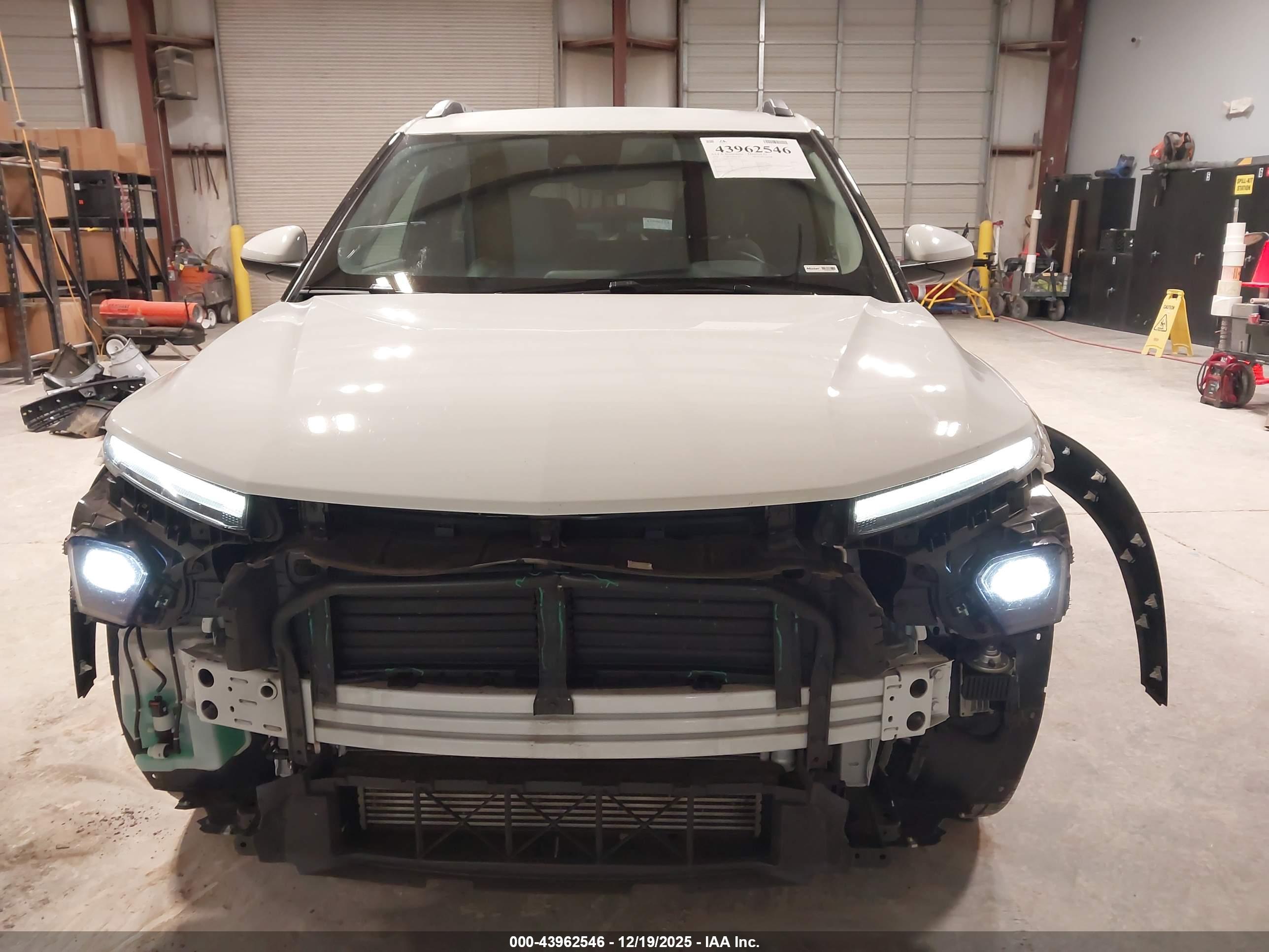 CHEVROLET TRAILBLAZER image 6