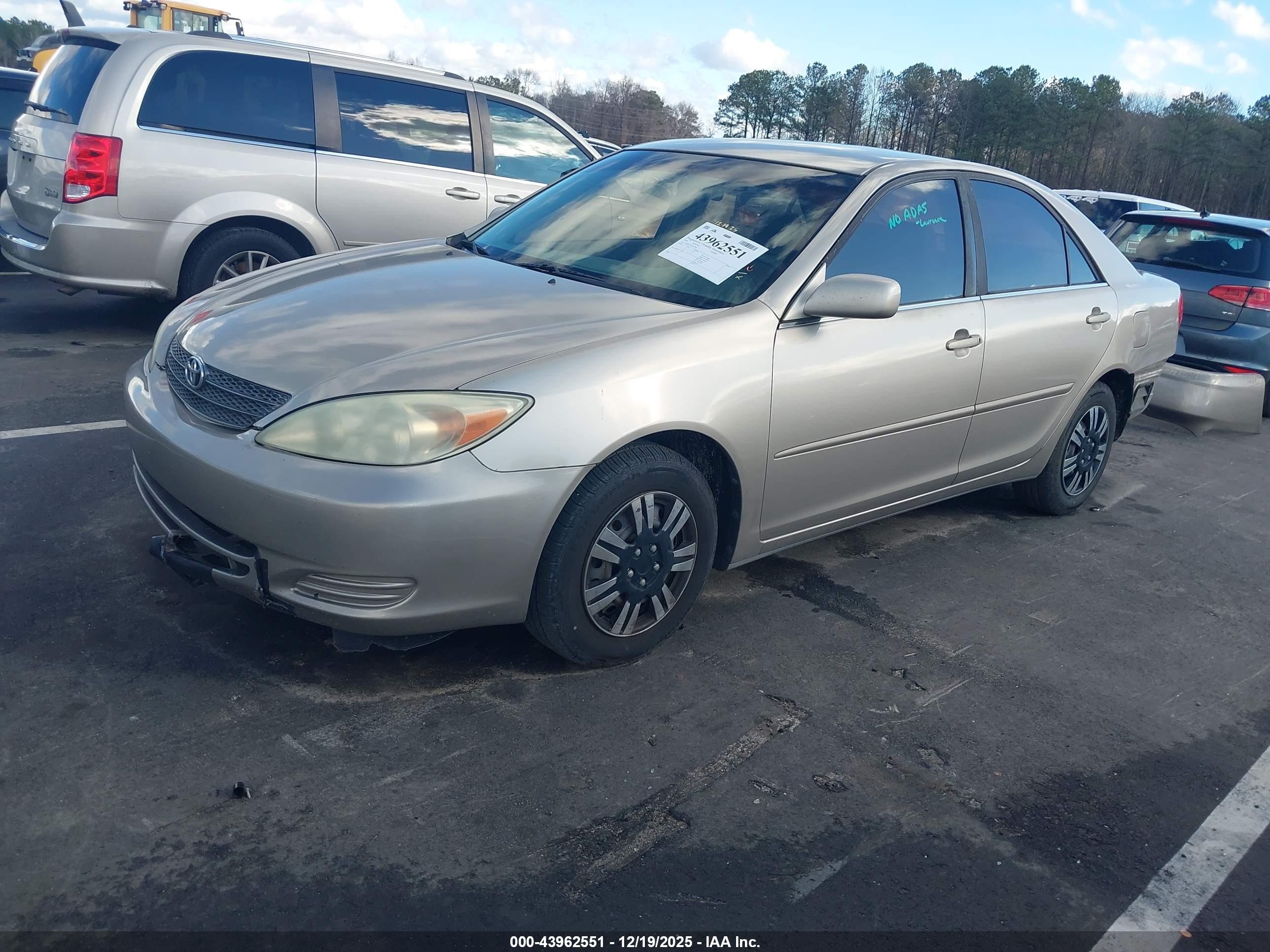 TOYOTA CAMRY image 2