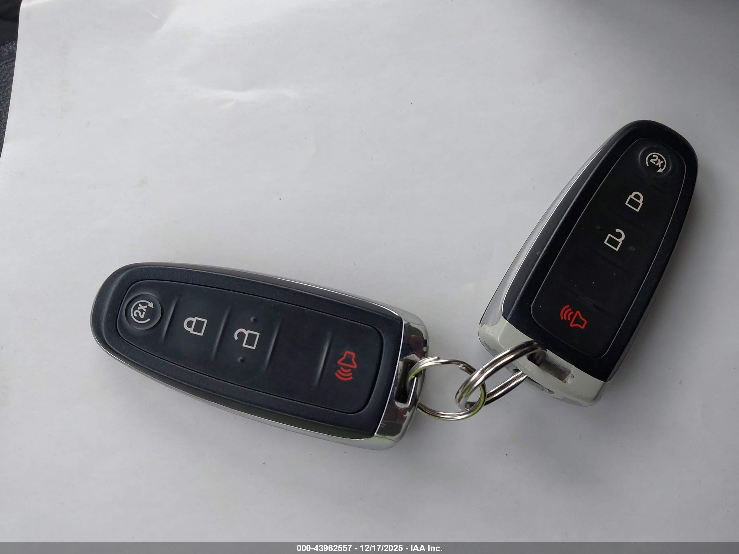FORD FLEX image 11