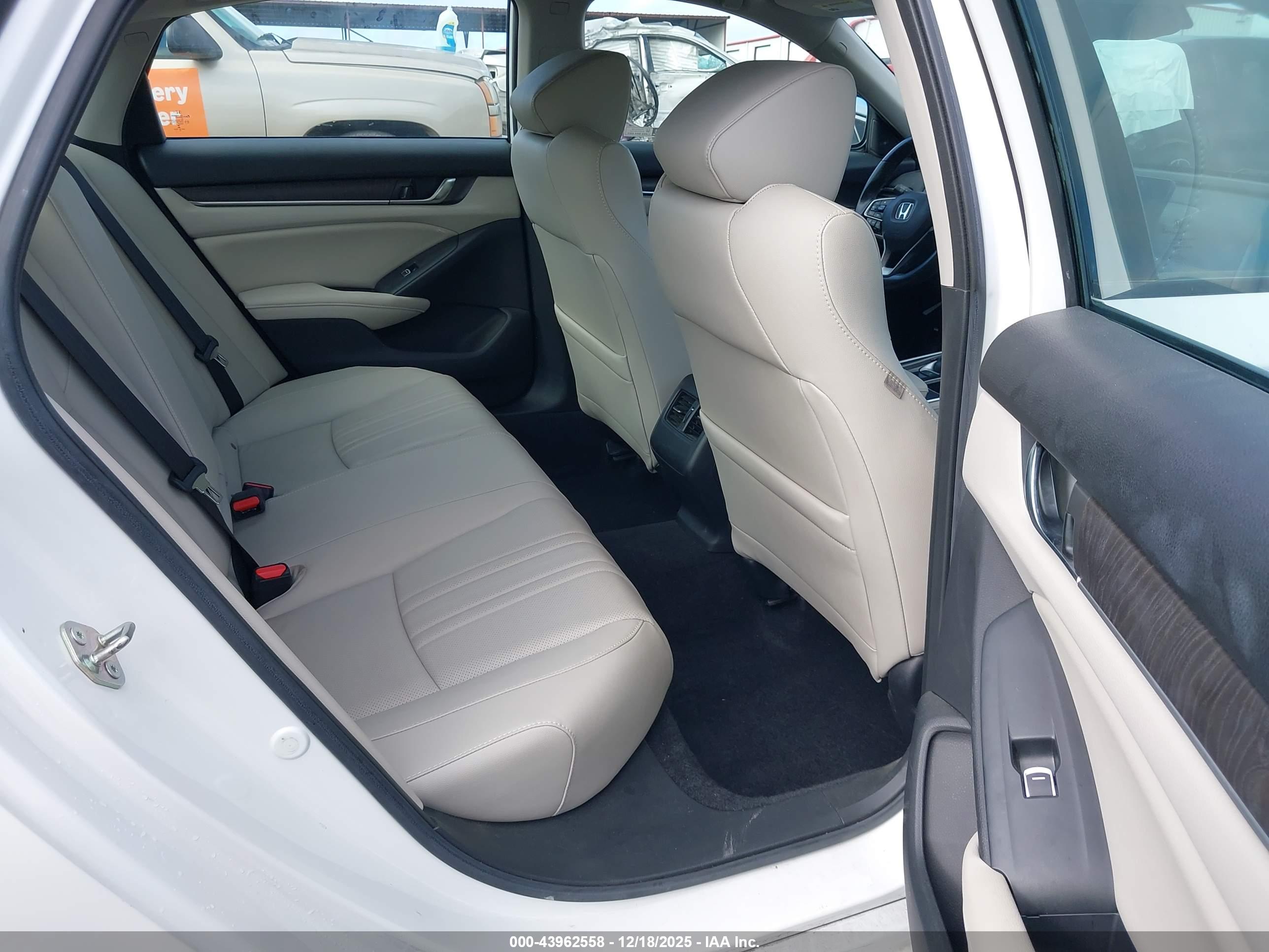 HONDA ACCORD image 8