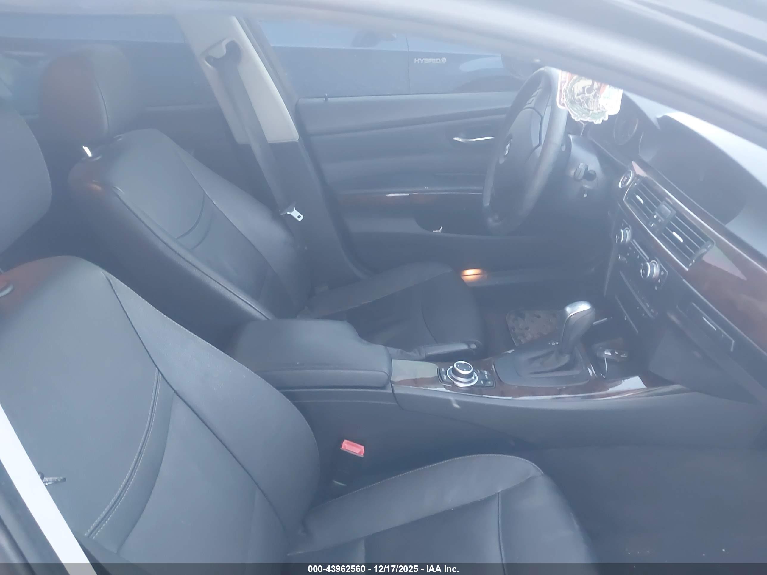 BMW 328I image 5