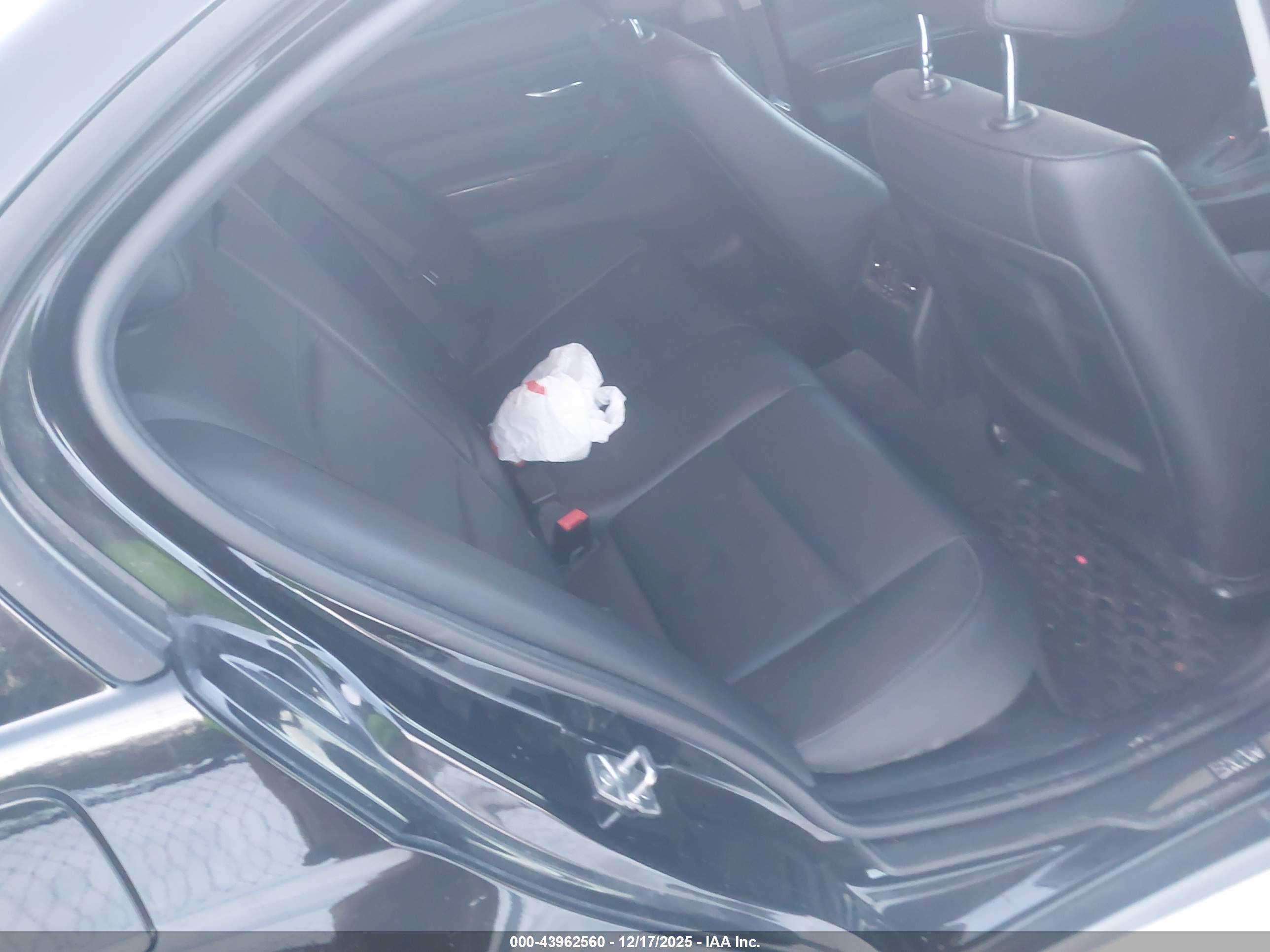 BMW 328I image 8