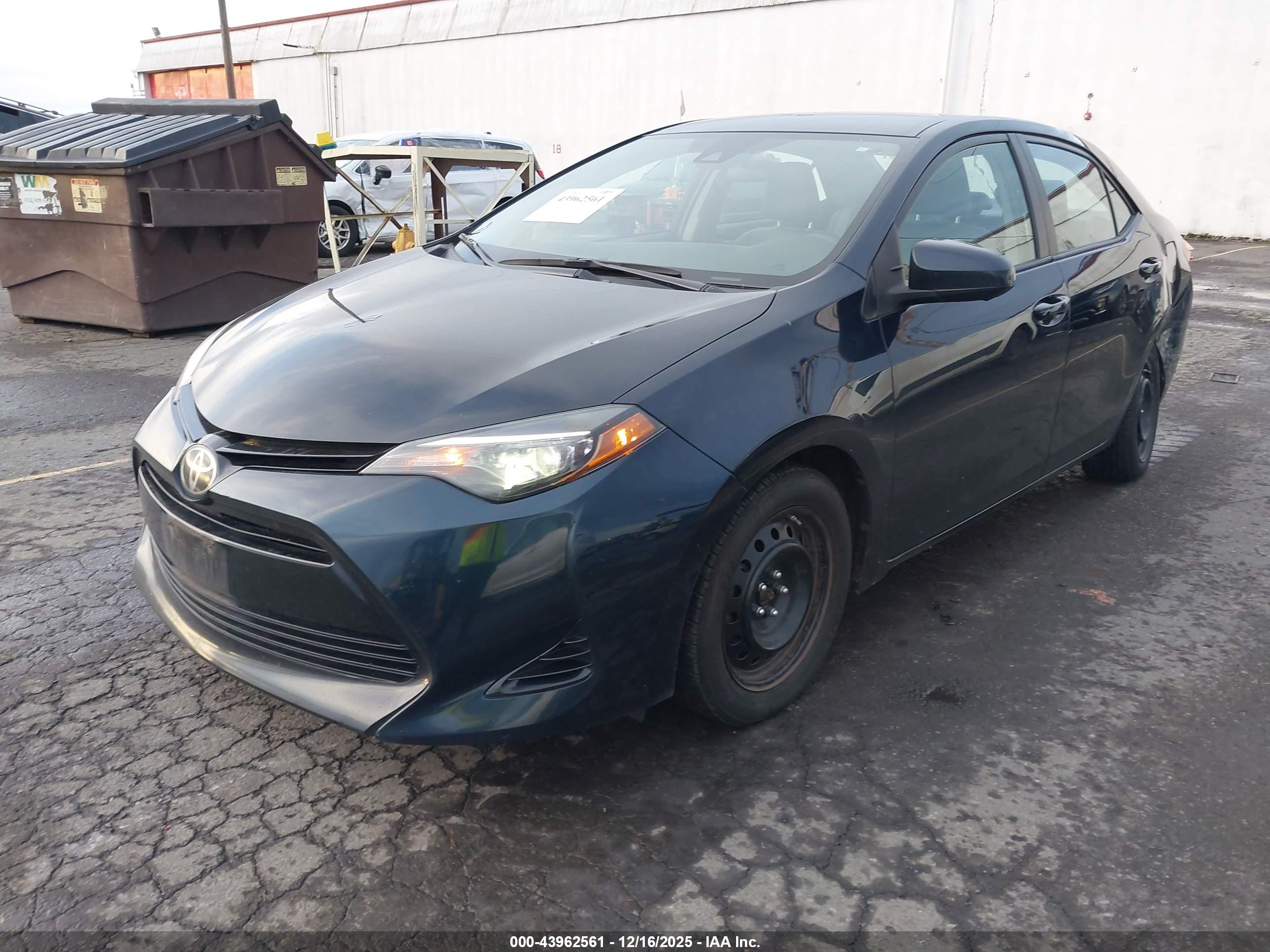 TOYOTA COROLLA image 2