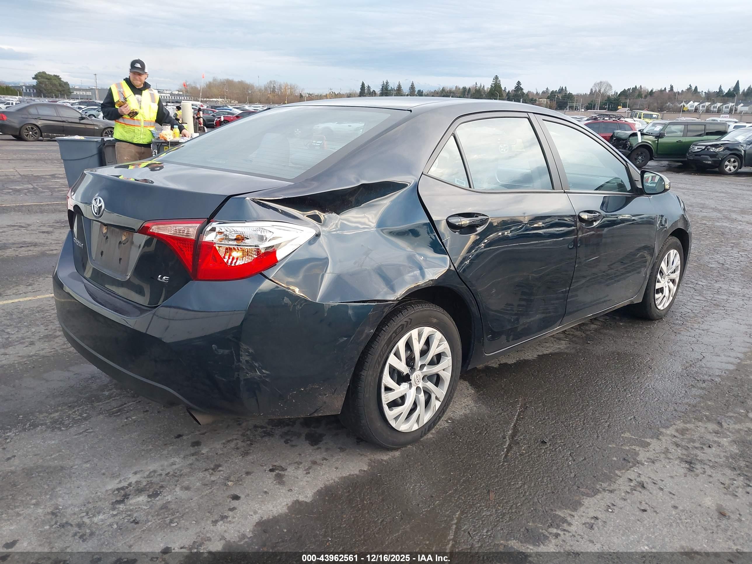 TOYOTA COROLLA image 4