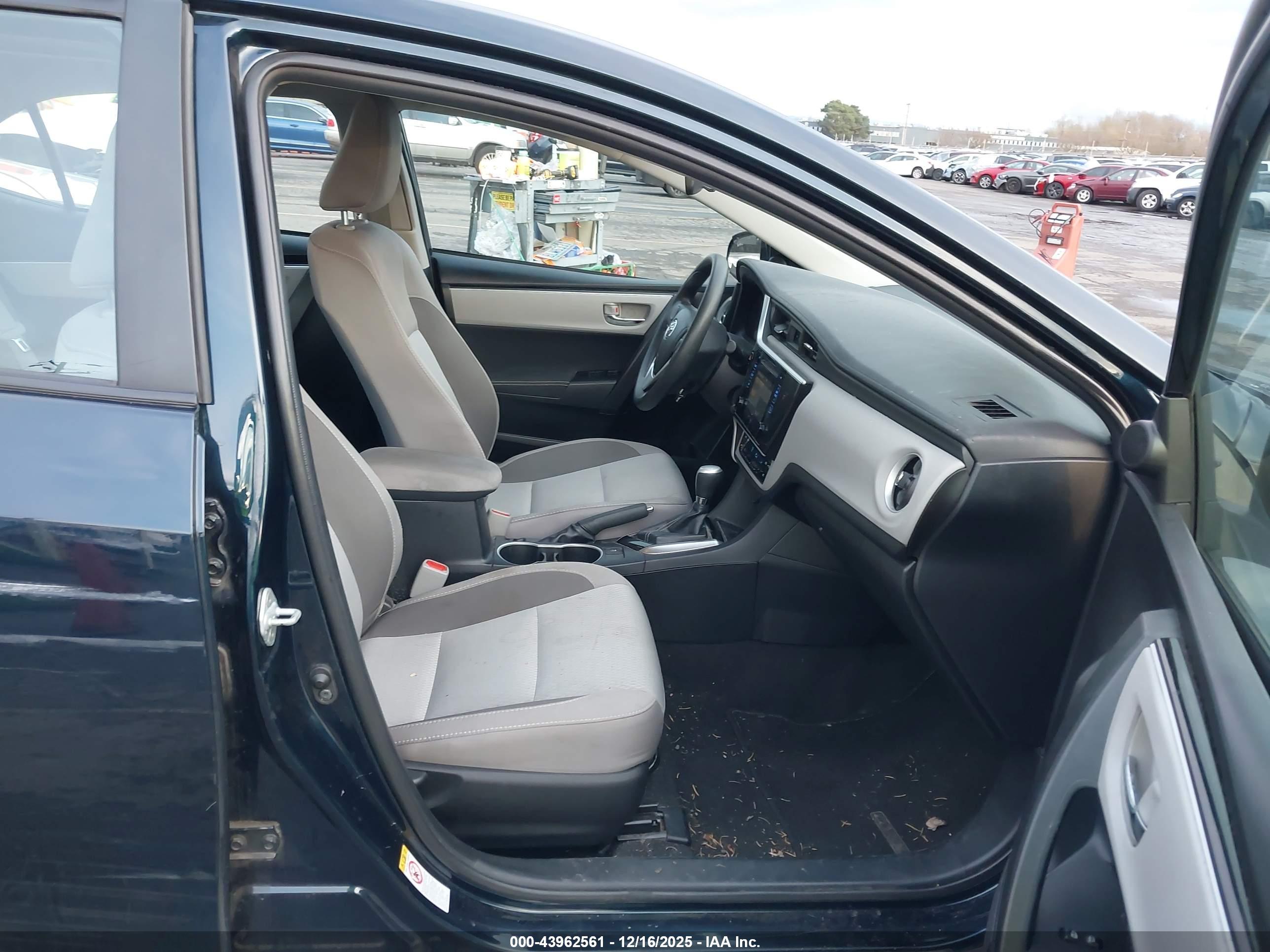 TOYOTA COROLLA image 5