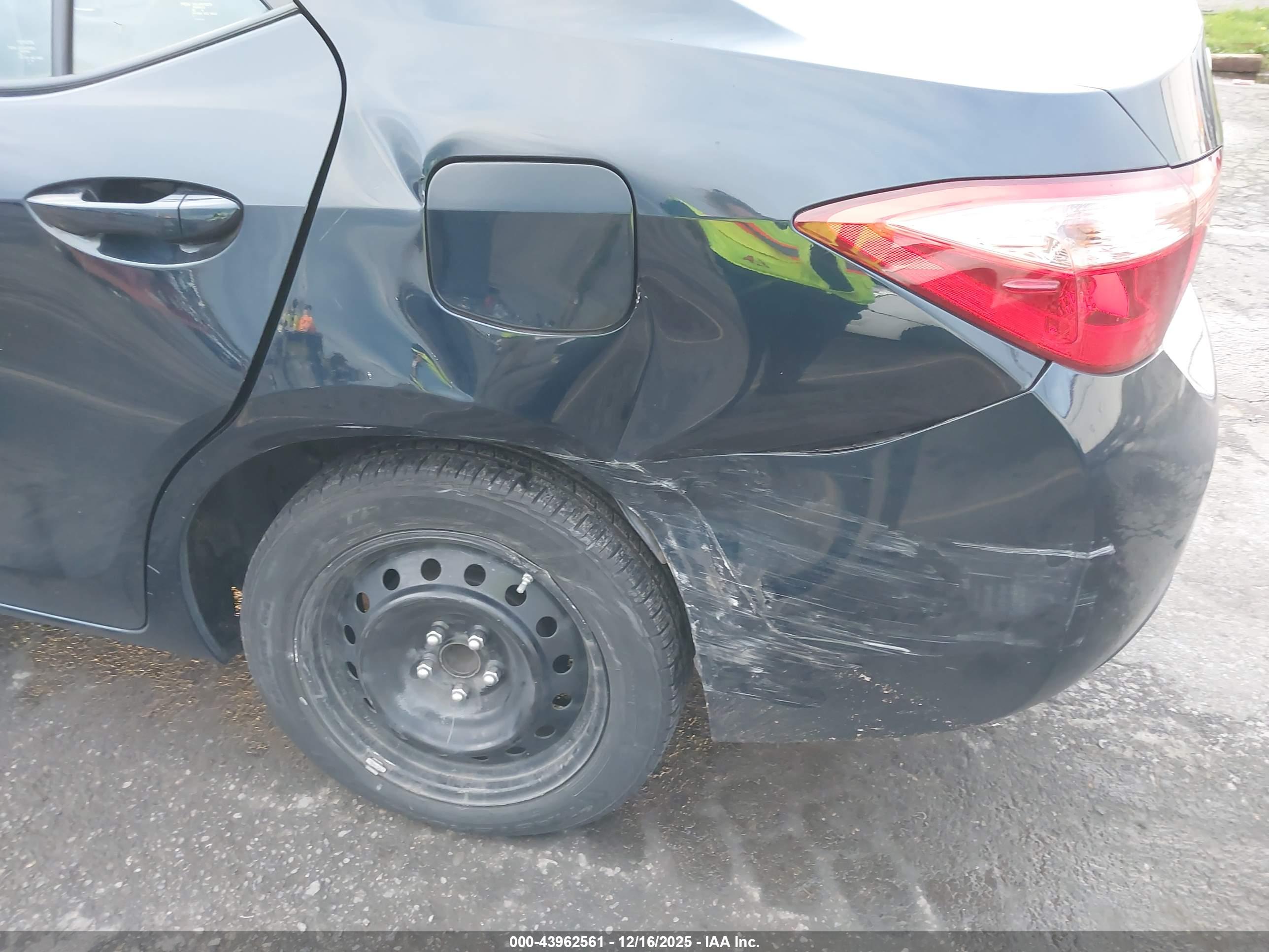 TOYOTA COROLLA image 6