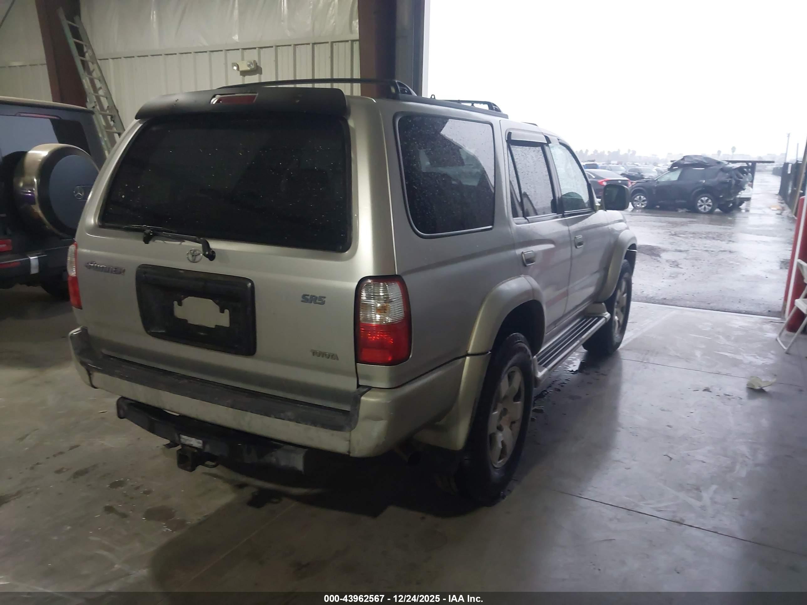 TOYOTA 4RUNNER image 4