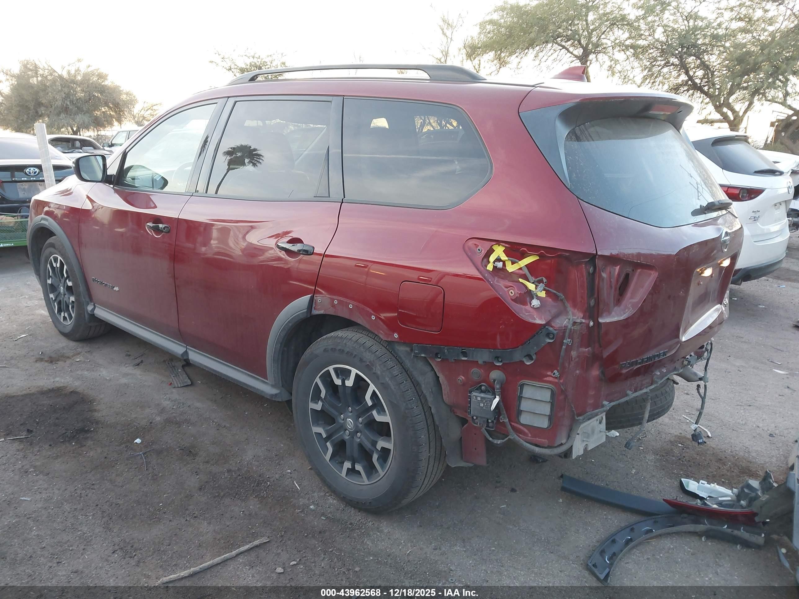 NISSAN PATHFINDER image 3