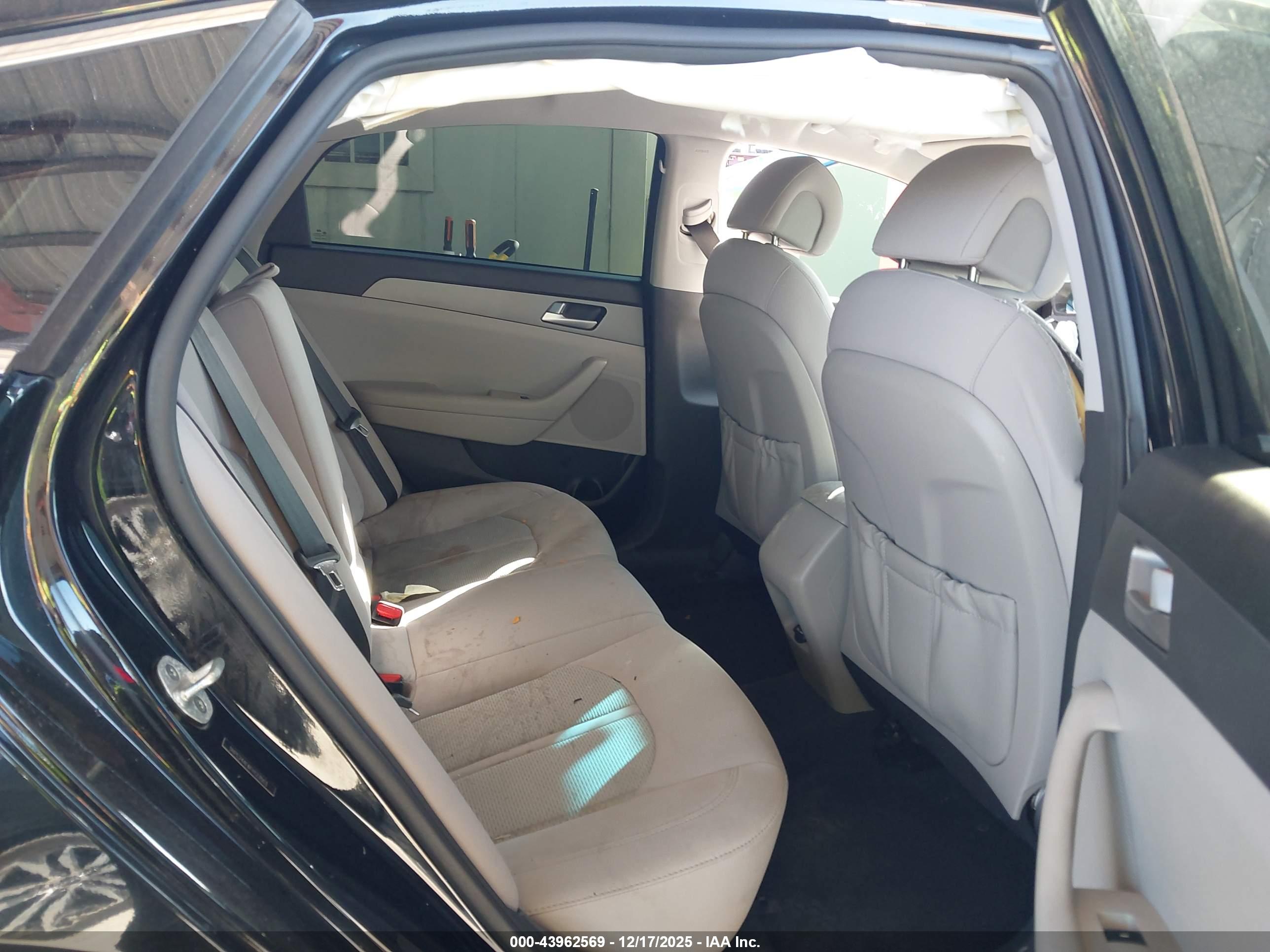 HYUNDAI SONATA image 8