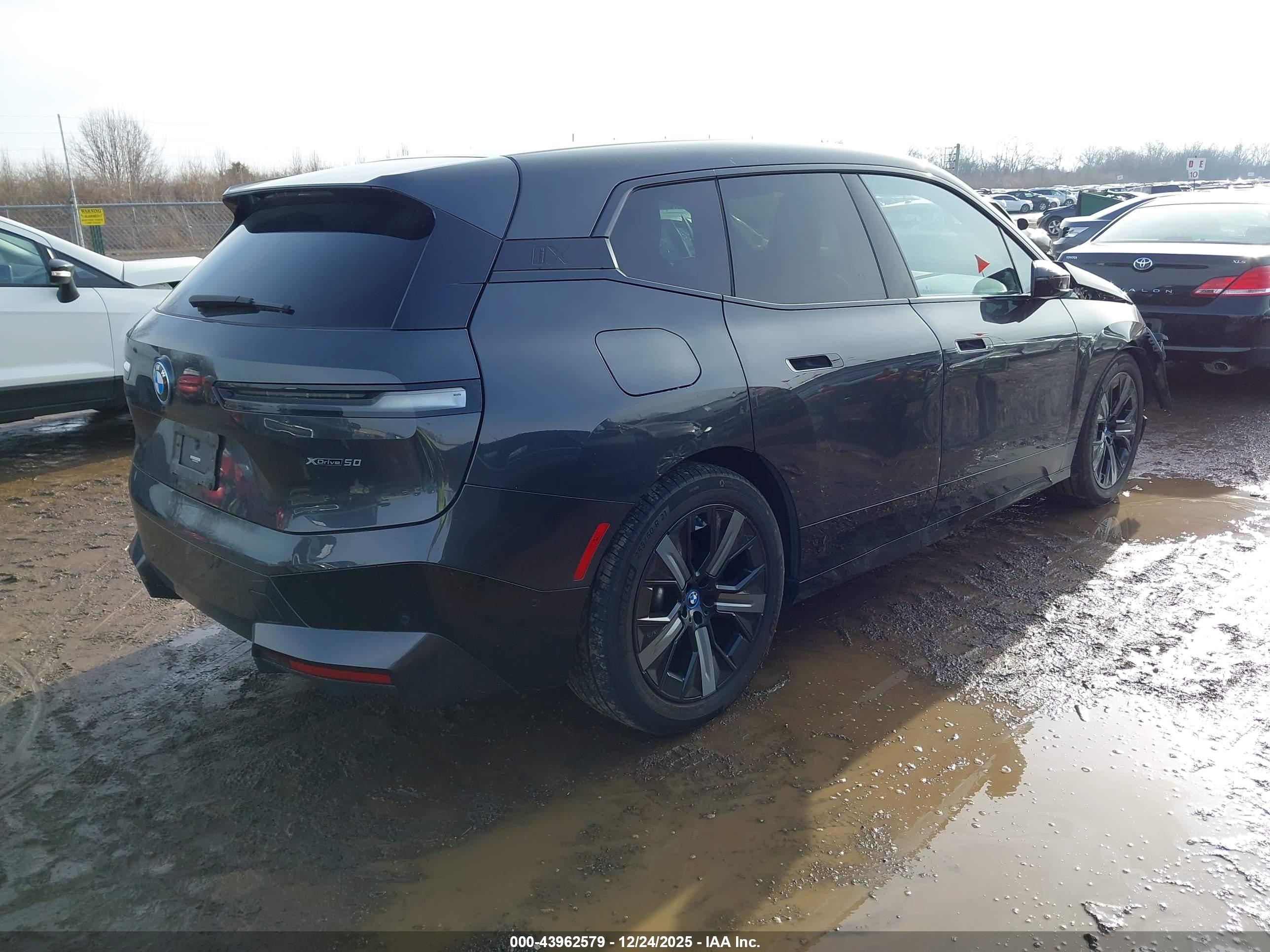 BMW IX image 4