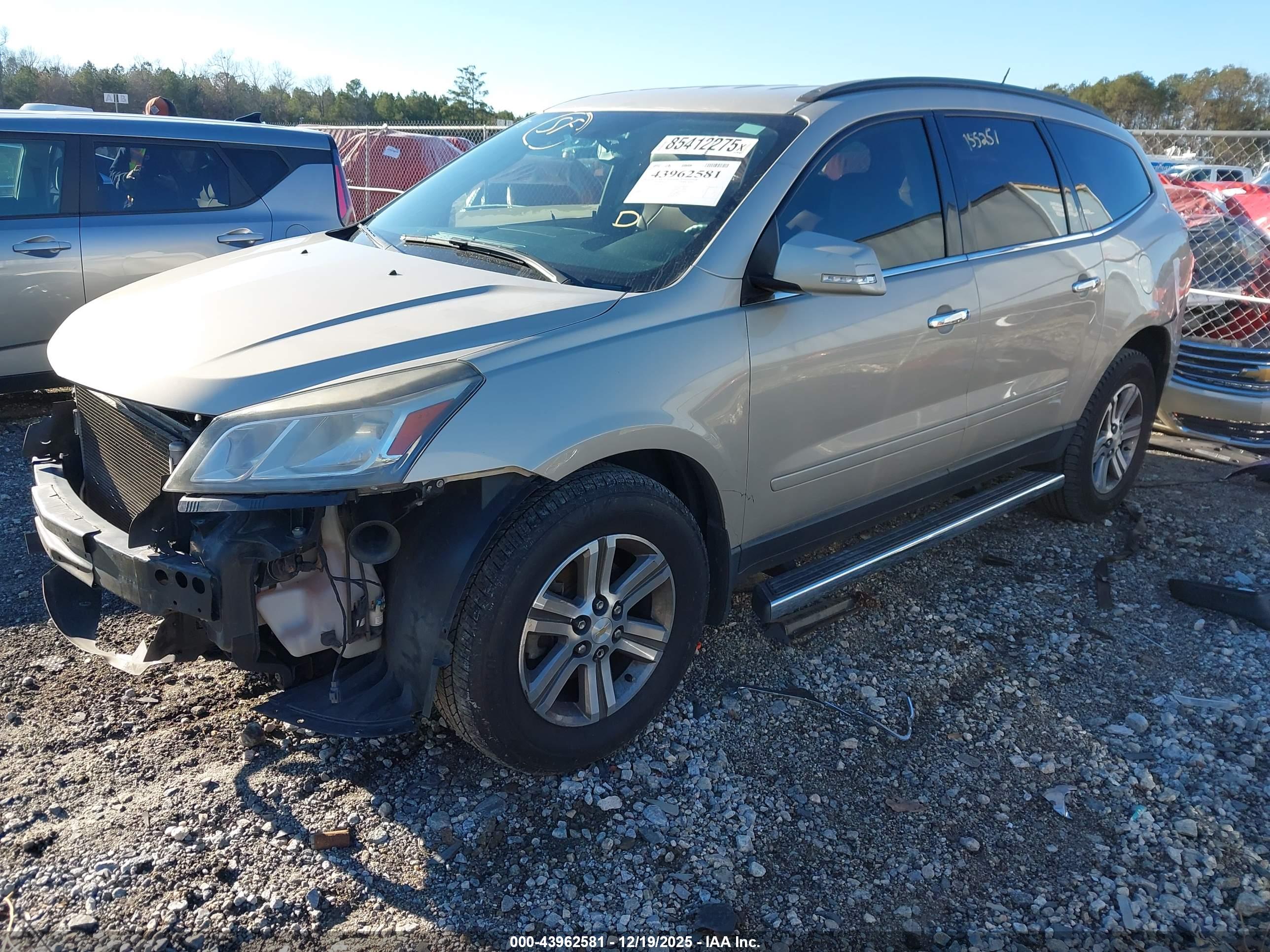 CHEVROLET TRAVERSE image 2