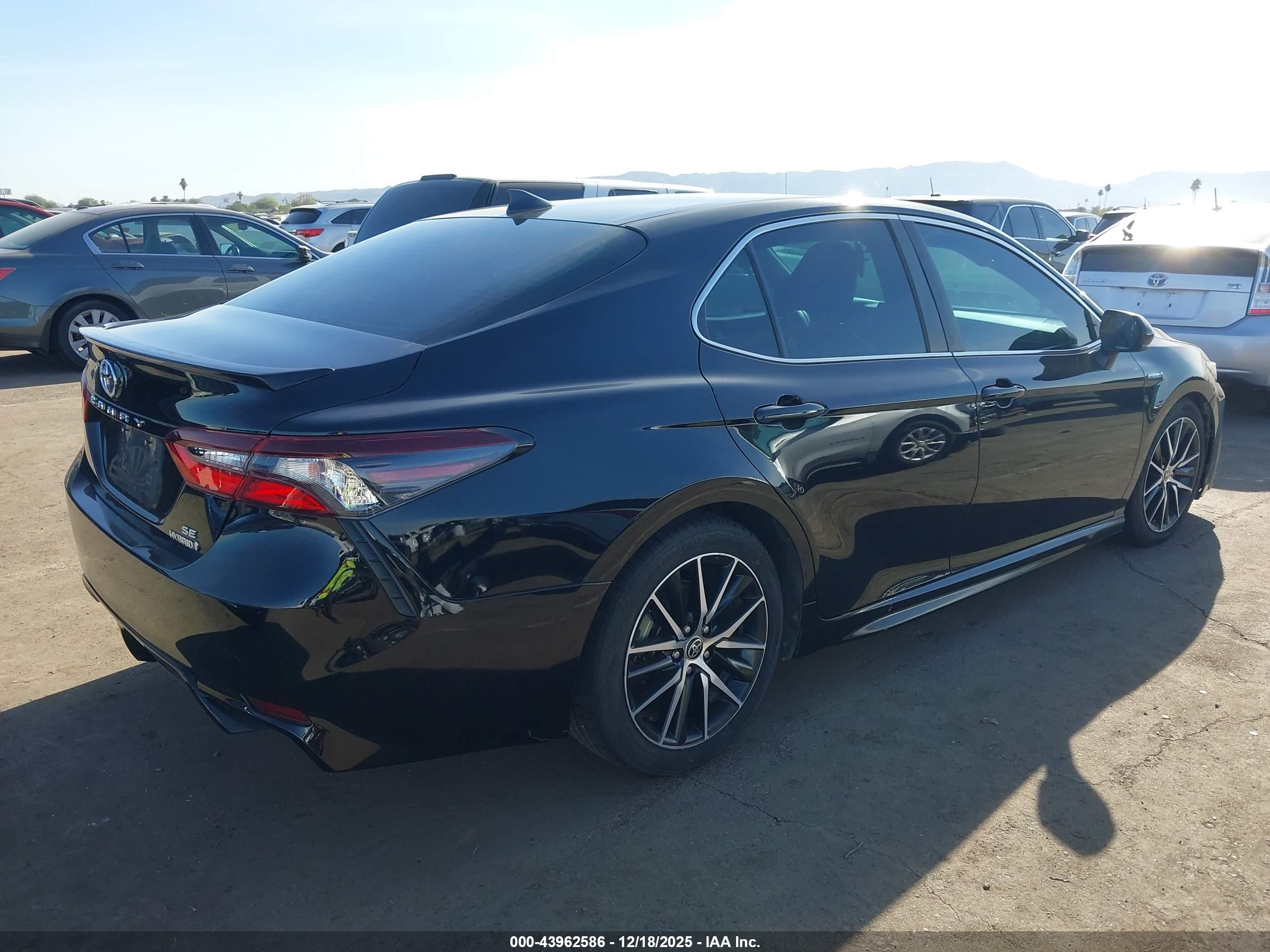 TOYOTA CAMRY image 4