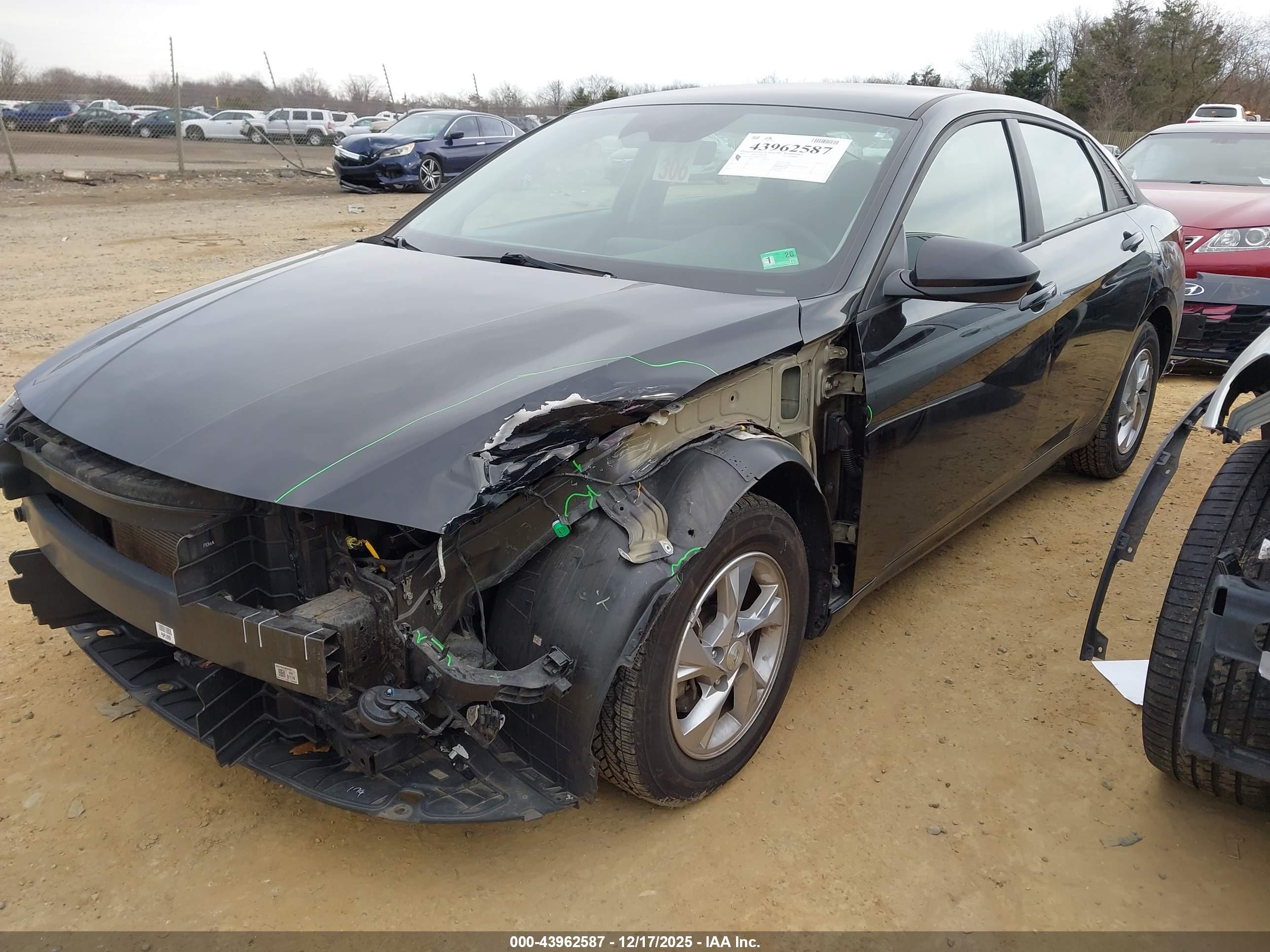 HYUNDAI ELANTRA image 2