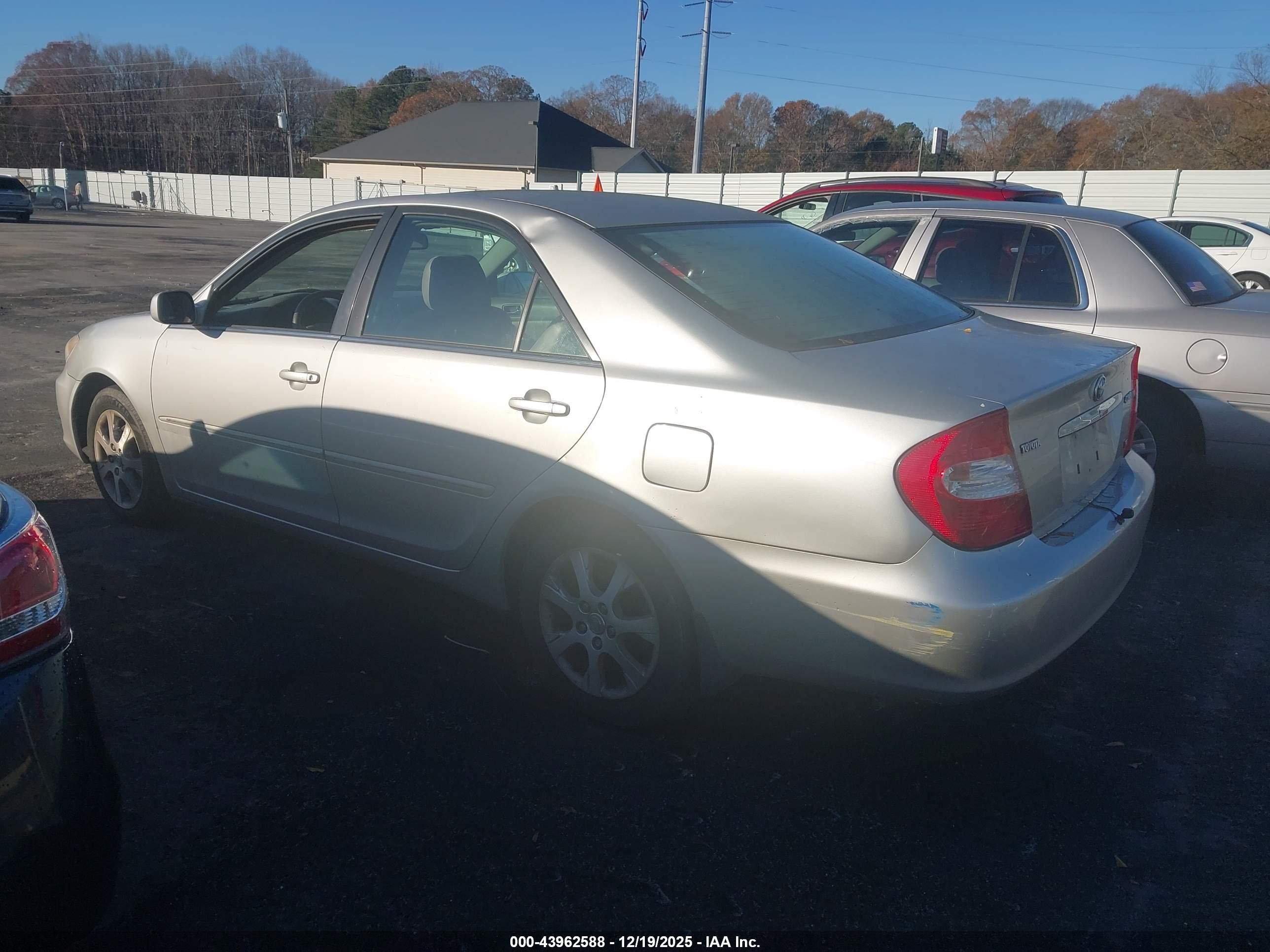 TOYOTA CAMRY image 3