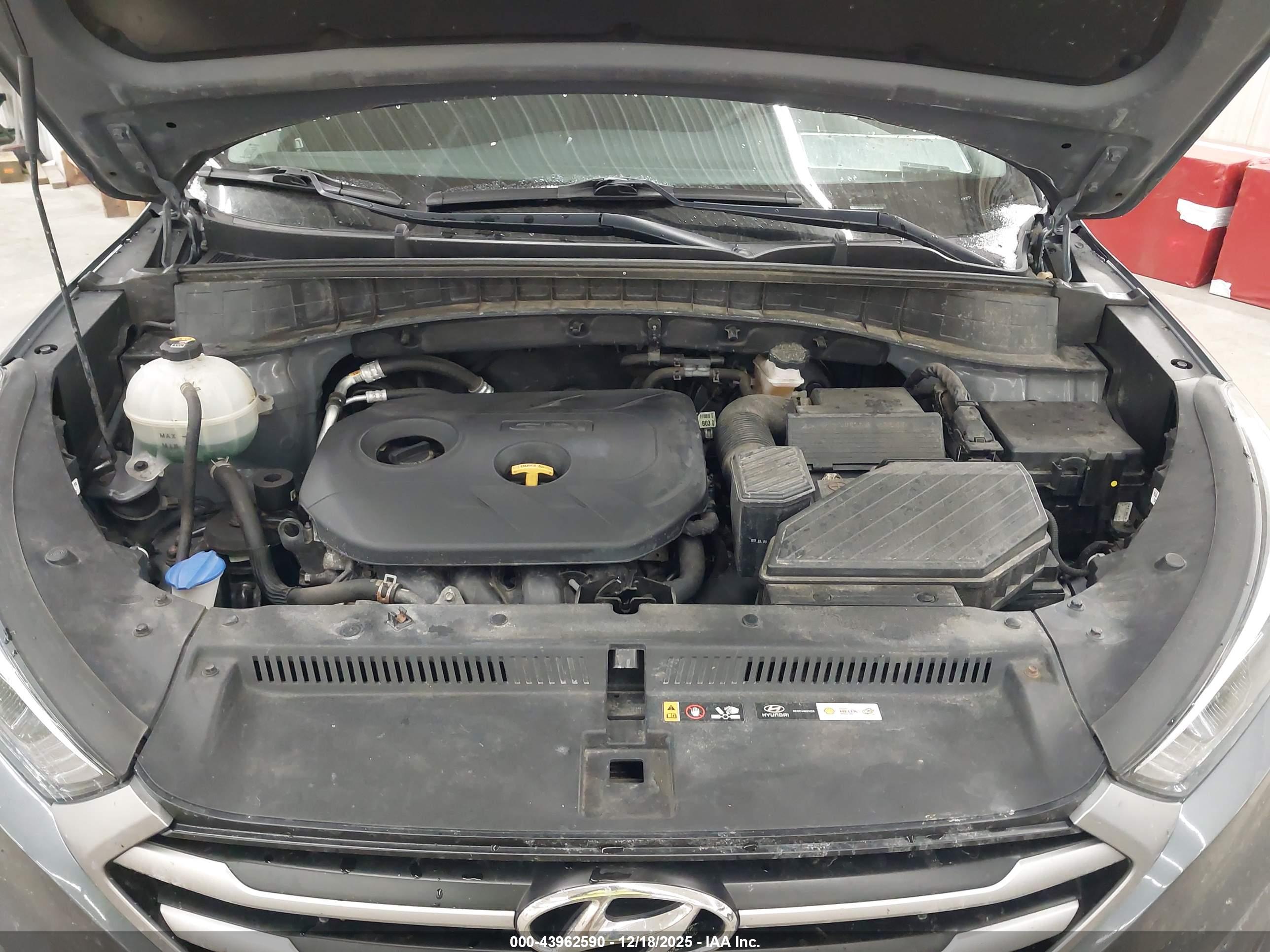 HYUNDAI TUCSON image 10