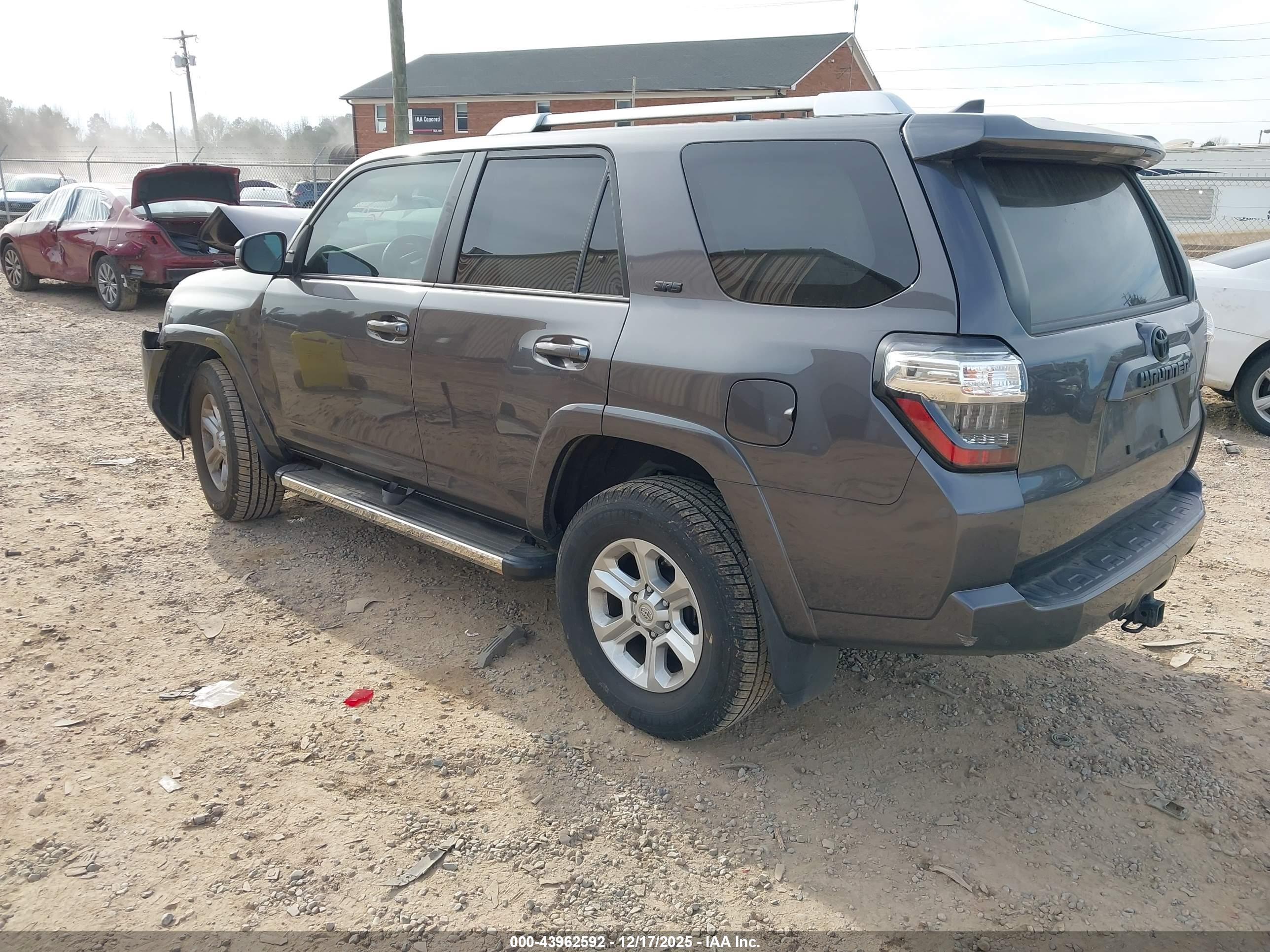 TOYOTA 4RUNNER image 3