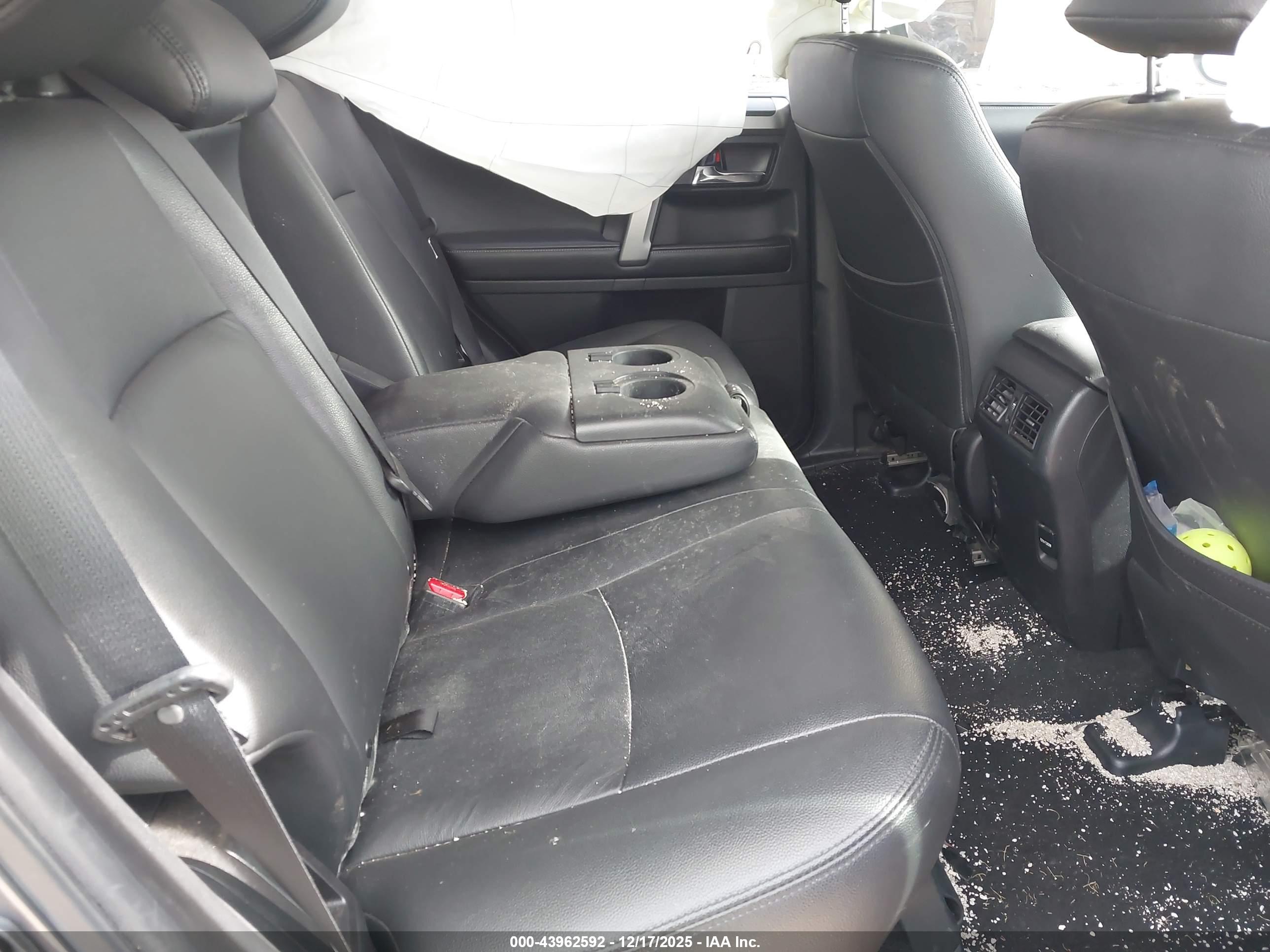 TOYOTA 4RUNNER image 8
