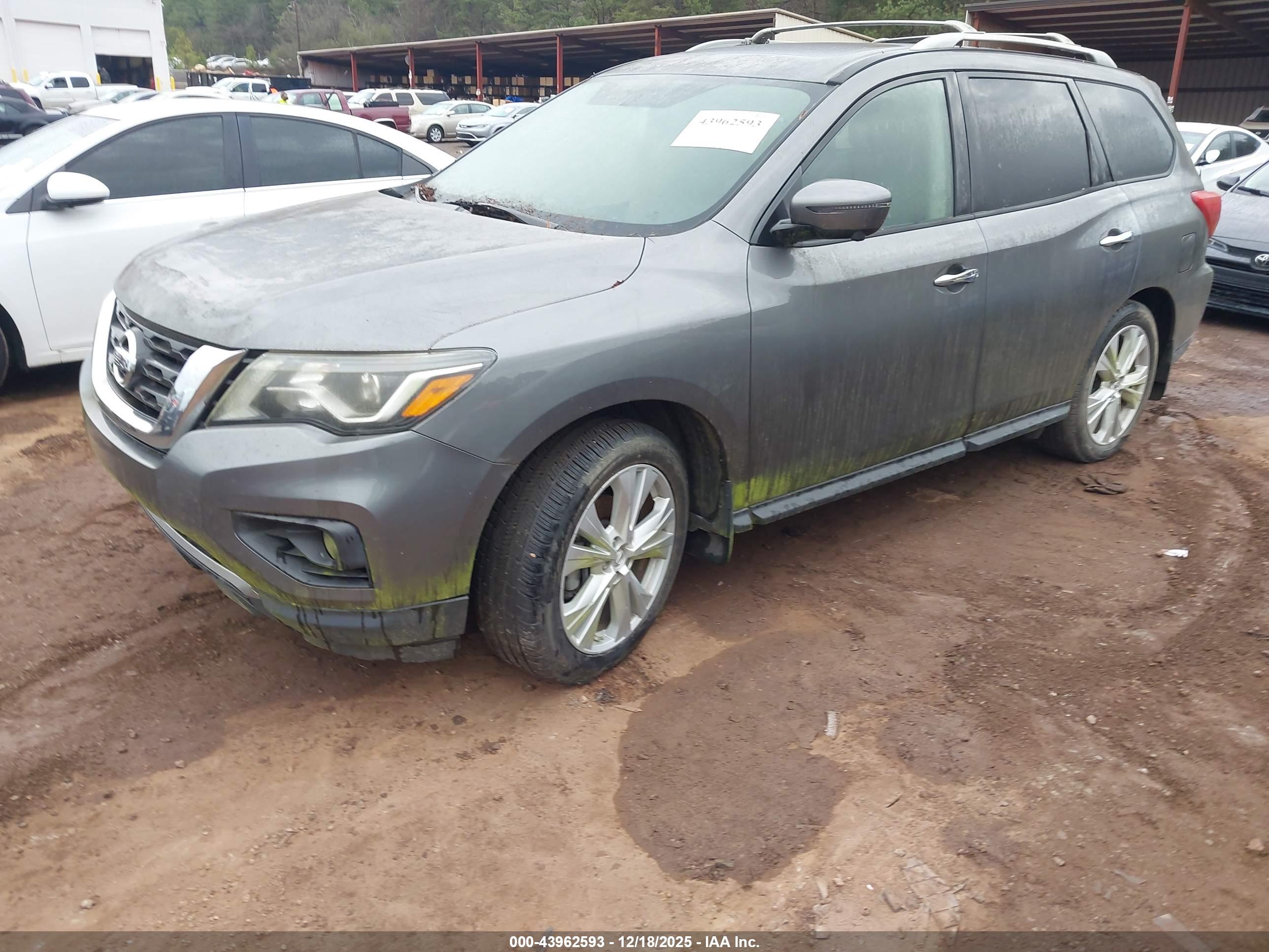 NISSAN PATHFINDER image 2
