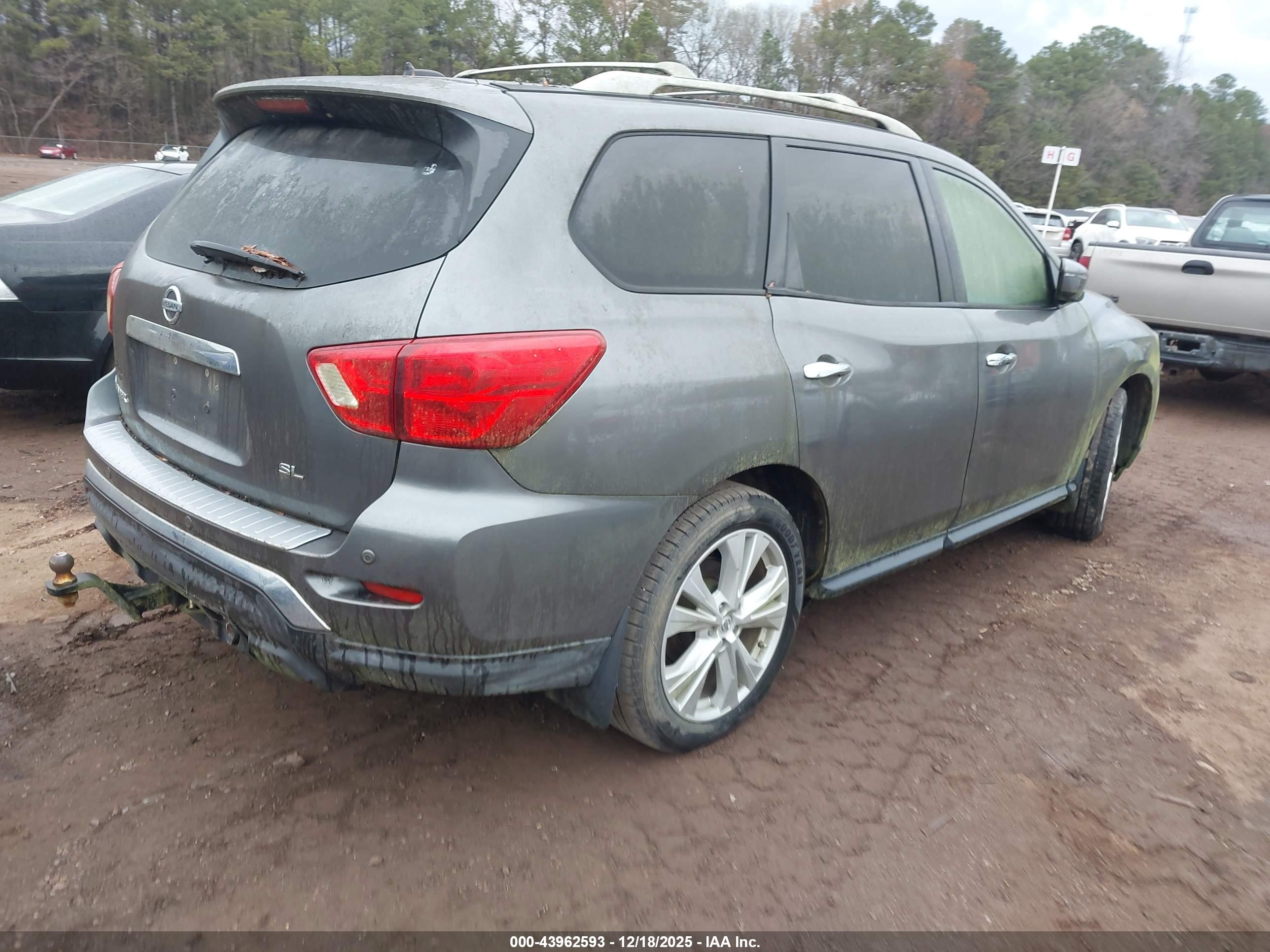 NISSAN PATHFINDER image 4