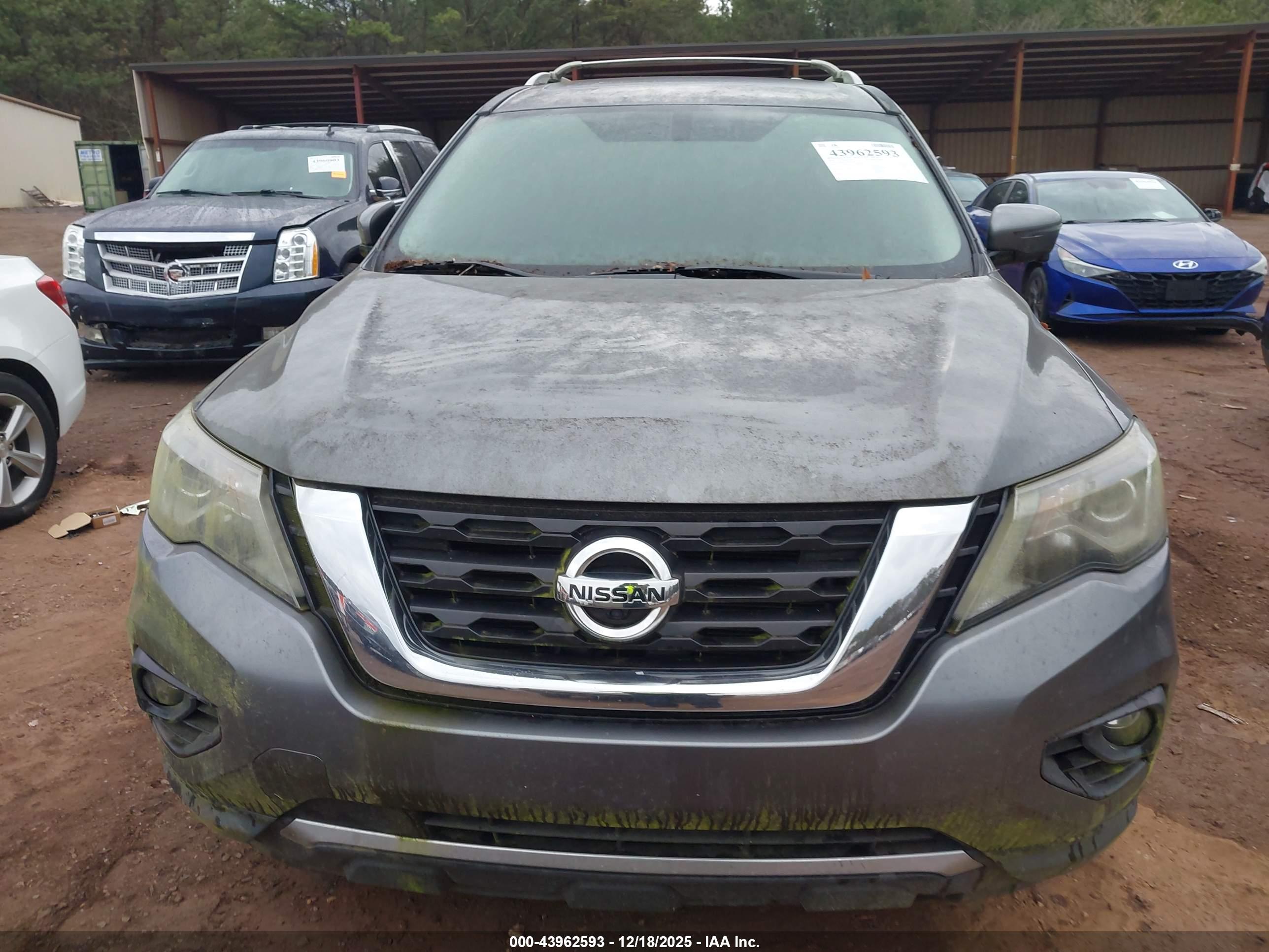 NISSAN PATHFINDER image 6